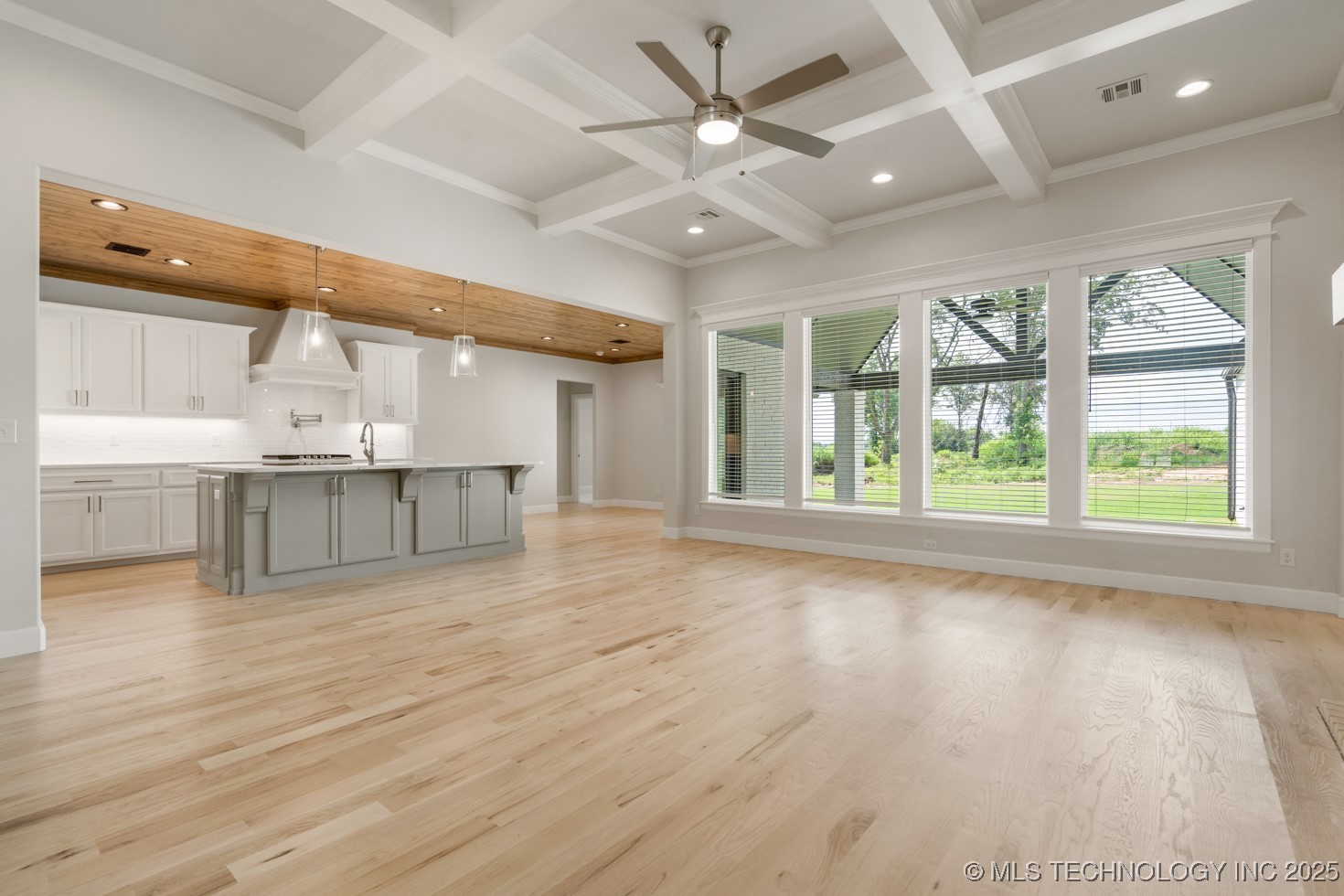 1605 Pinecrest Drive Property Photo 9