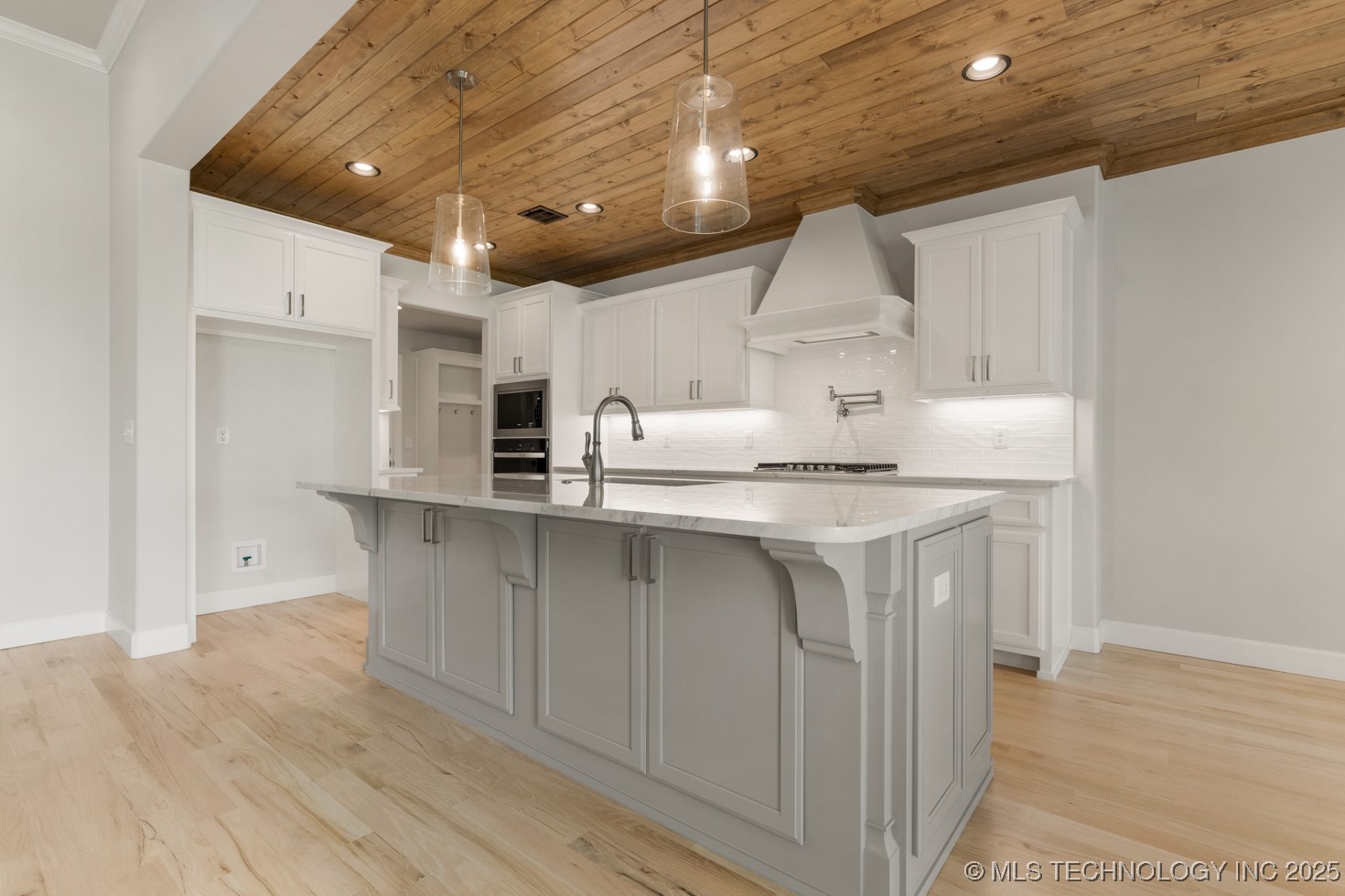 1605 Pinecrest Drive Property Photo 14