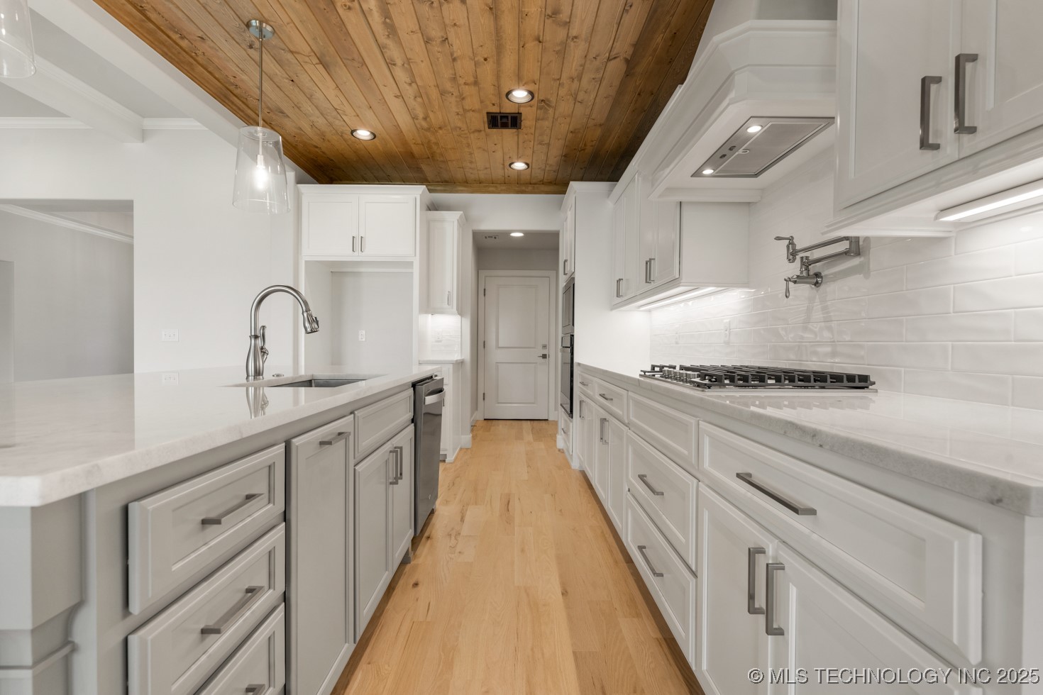 1605 Pinecrest Drive Property Photo 16