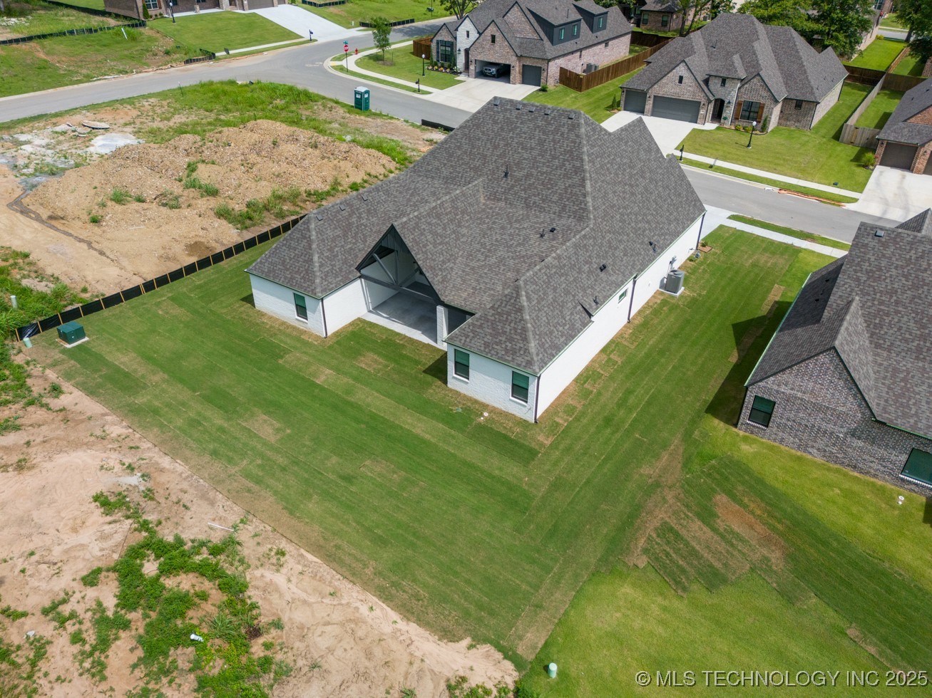 1605 Pinecrest Drive Property Photo 43