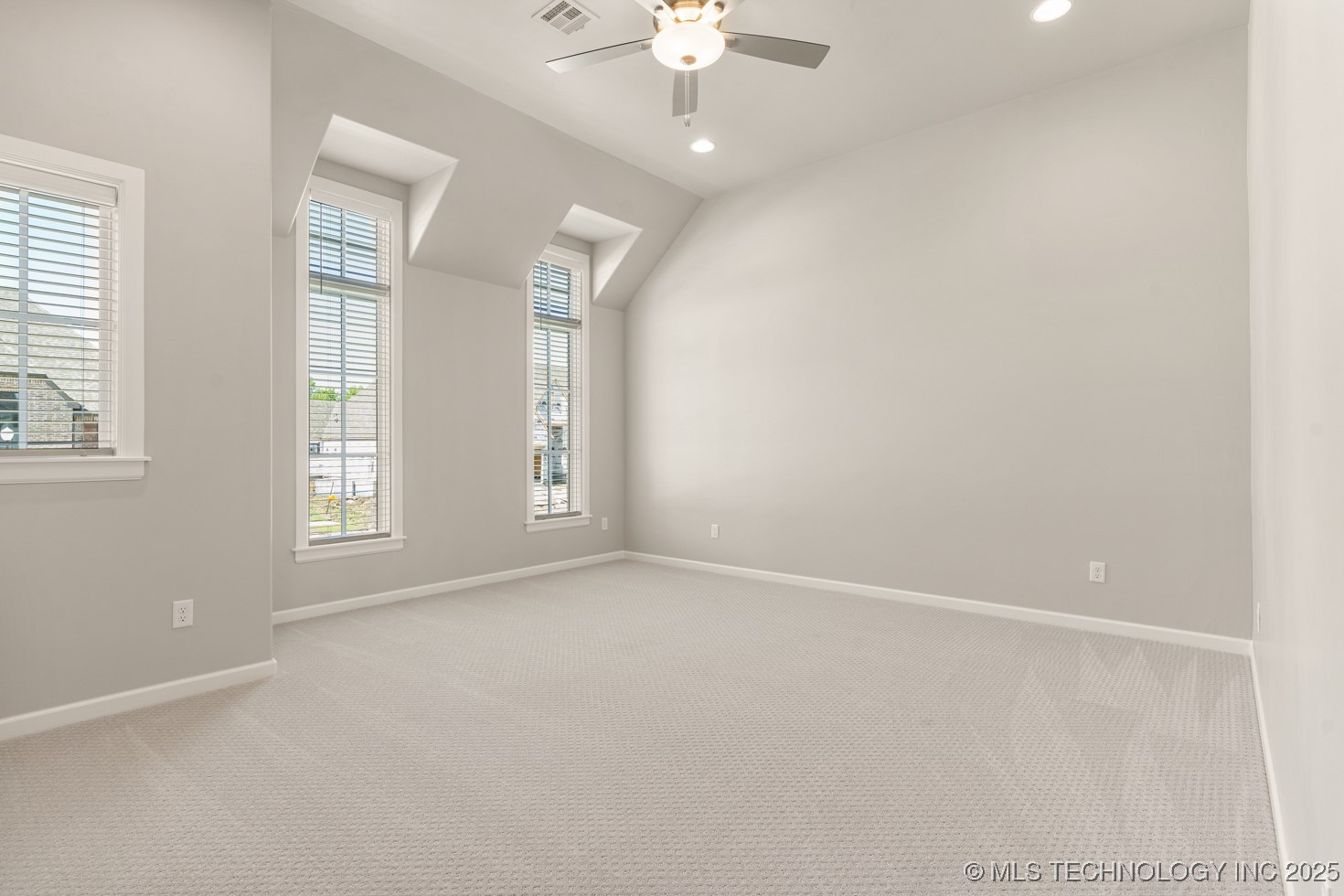 1507 Cedarwood Drive Property Photo 6