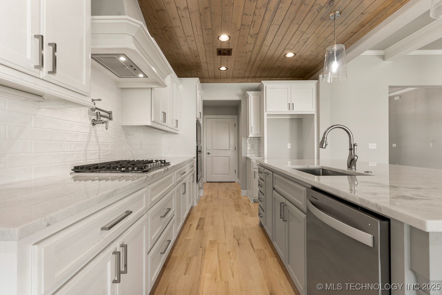 1507 Cedarwood Drive Property Photo 15