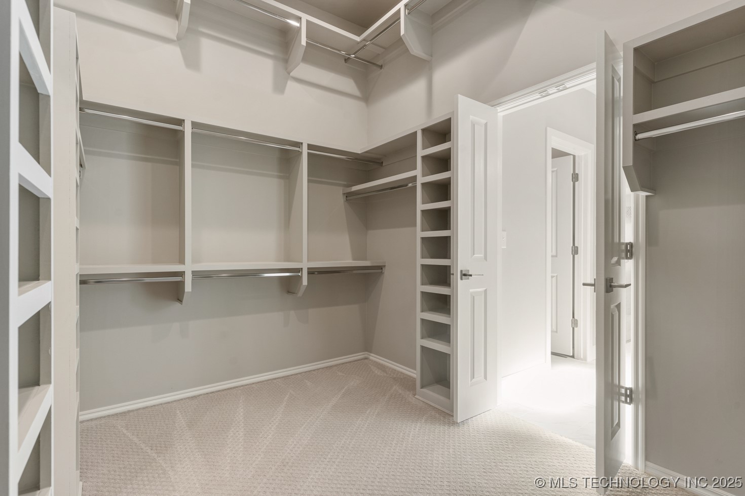 1507 Cedarwood Drive Property Photo 23