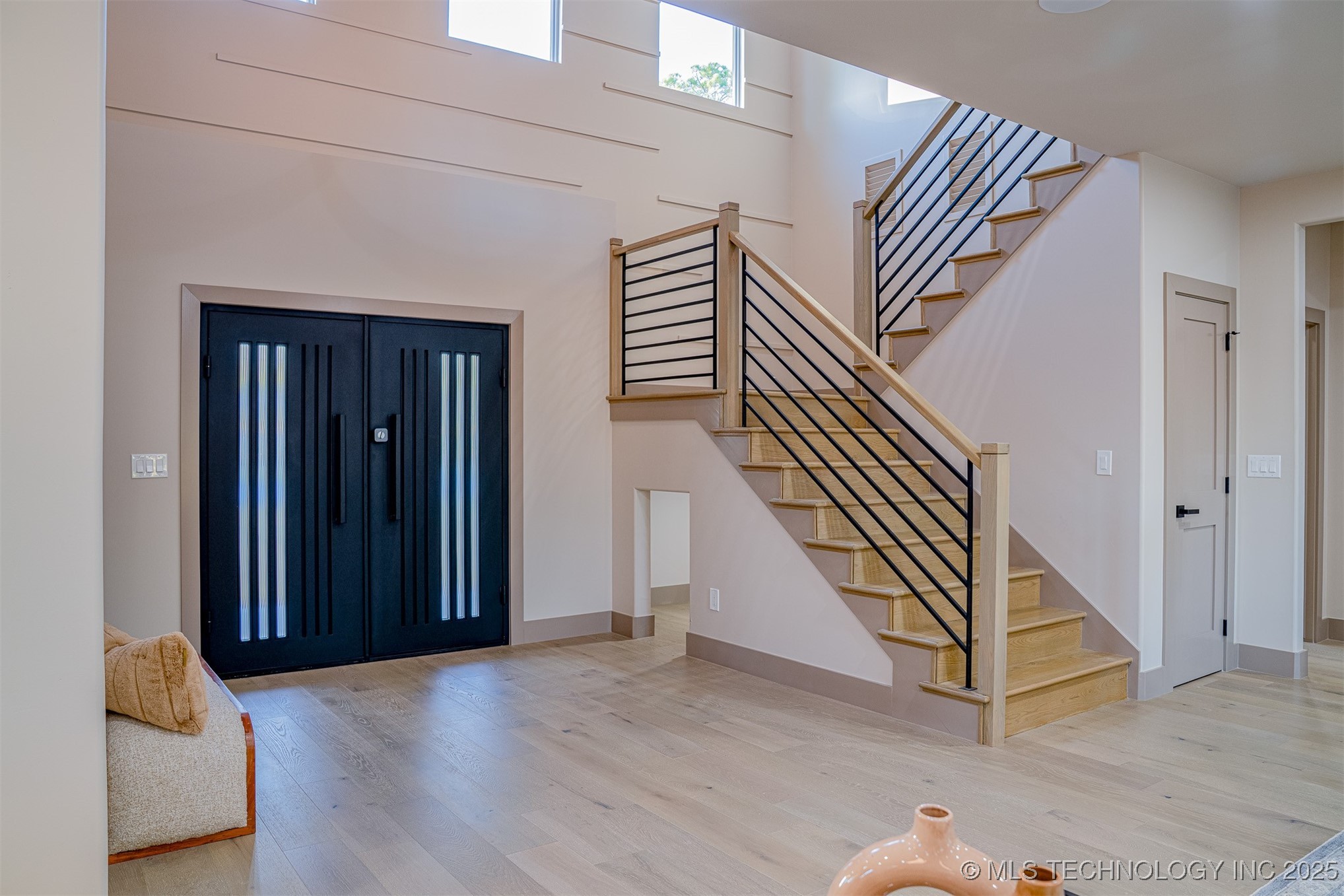 4929 S Columbia Avenue Property Photo 9