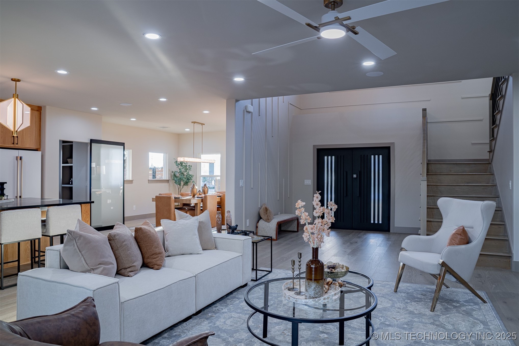 4929 S Columbia Avenue Property Photo 11