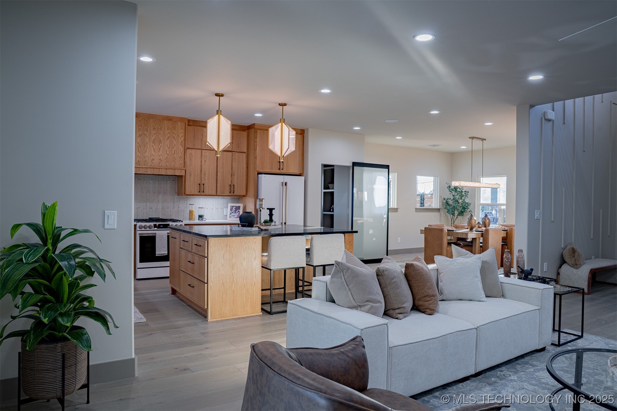 4929 S Columbia Avenue Property Photo 14