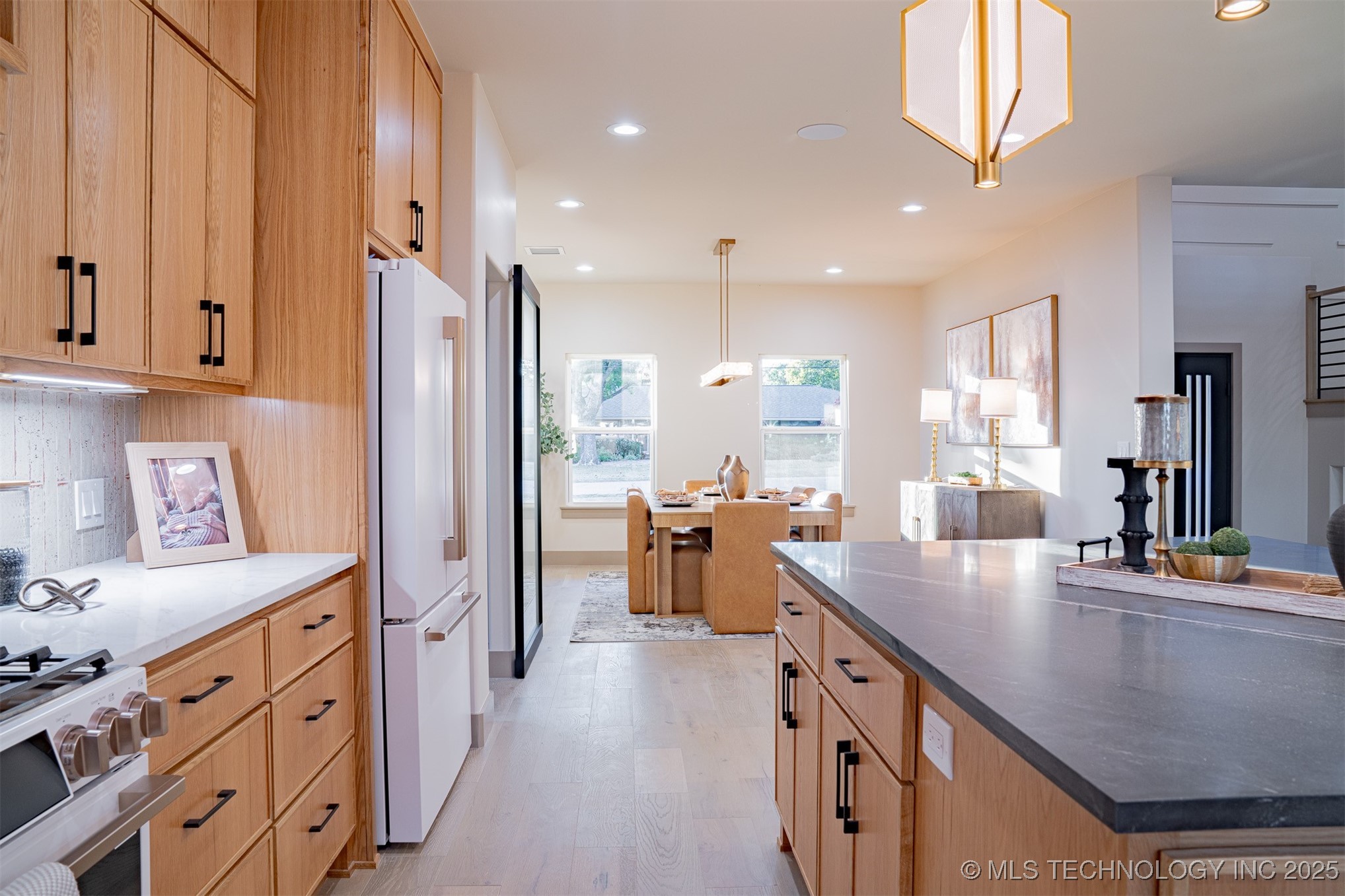 4929 S Columbia Avenue Property Photo 17