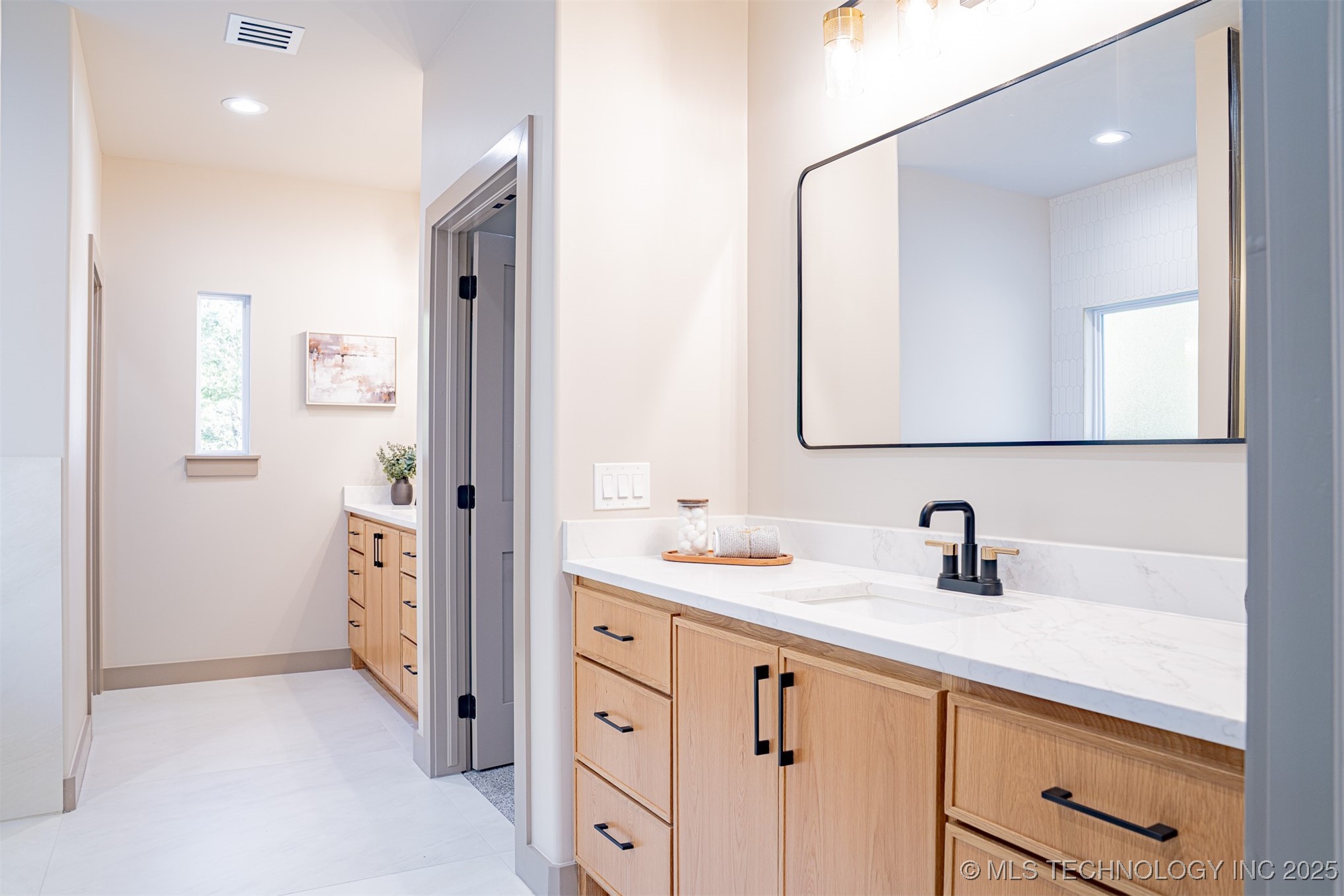 4929 S Columbia Avenue Property Photo 27