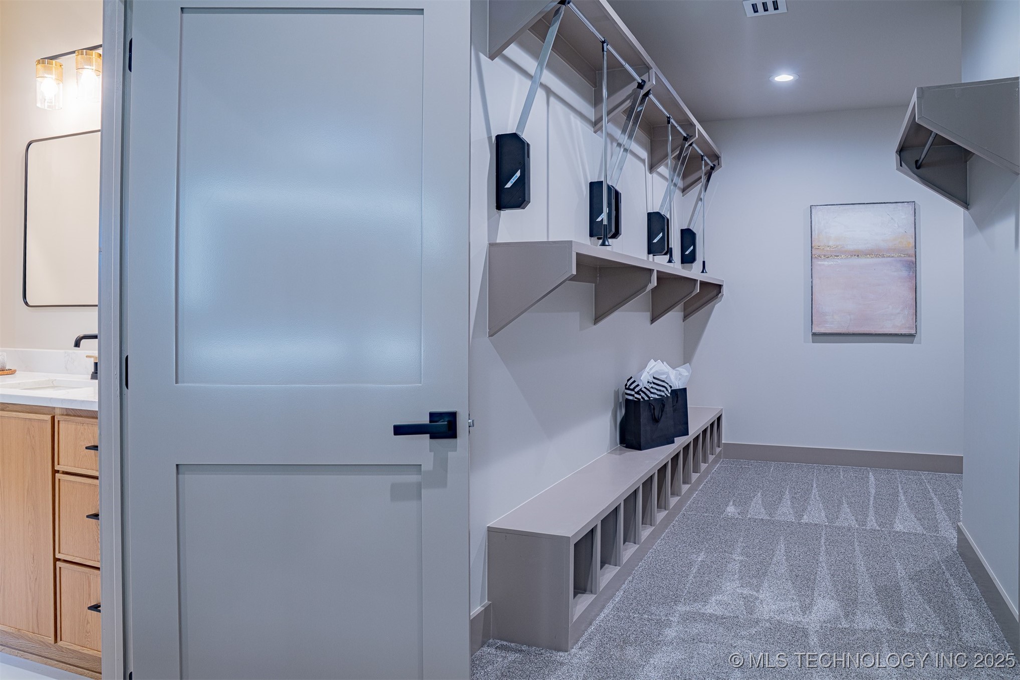 4929 S Columbia Avenue Property Photo 28