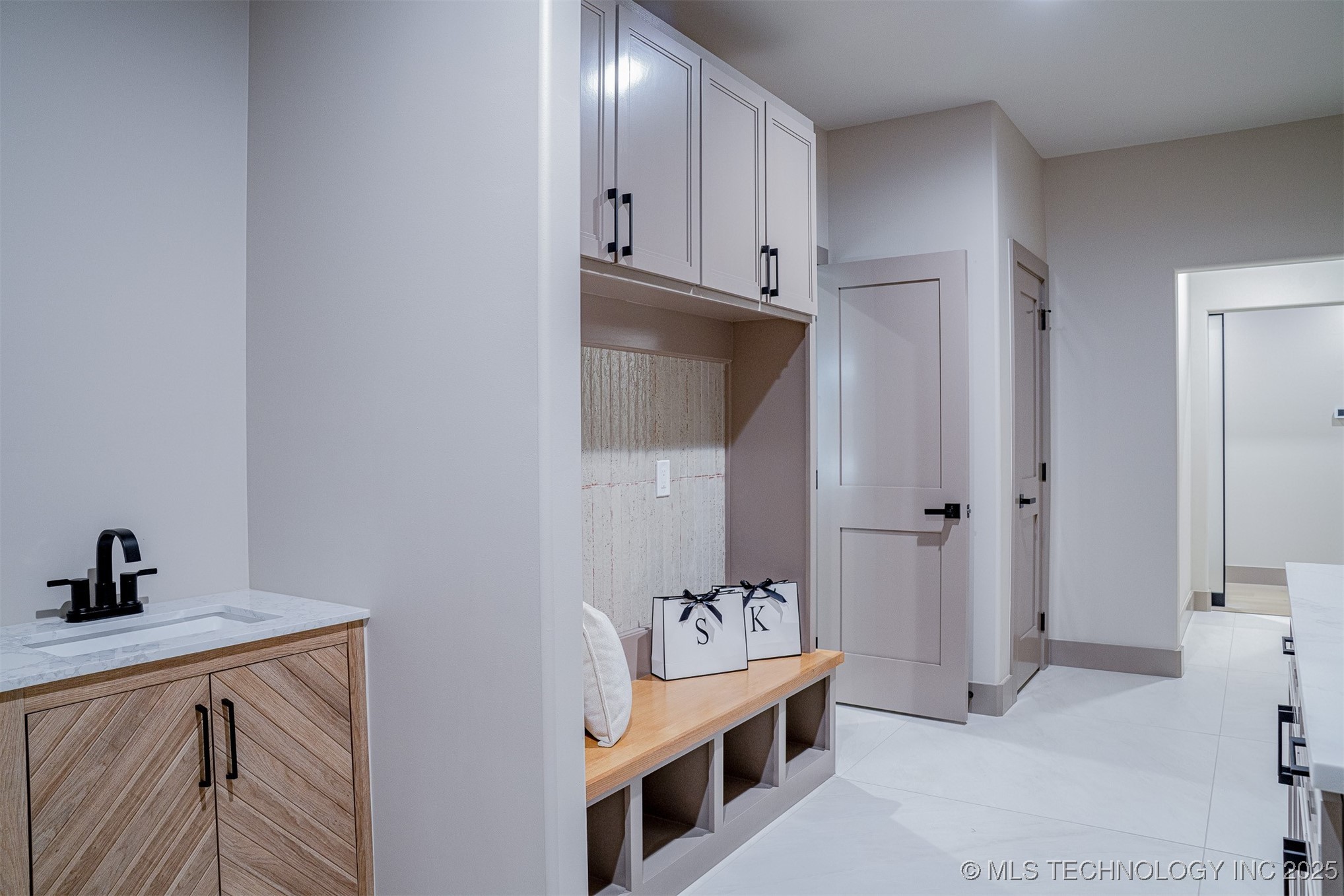 4929 S Columbia Avenue Property Photo 31