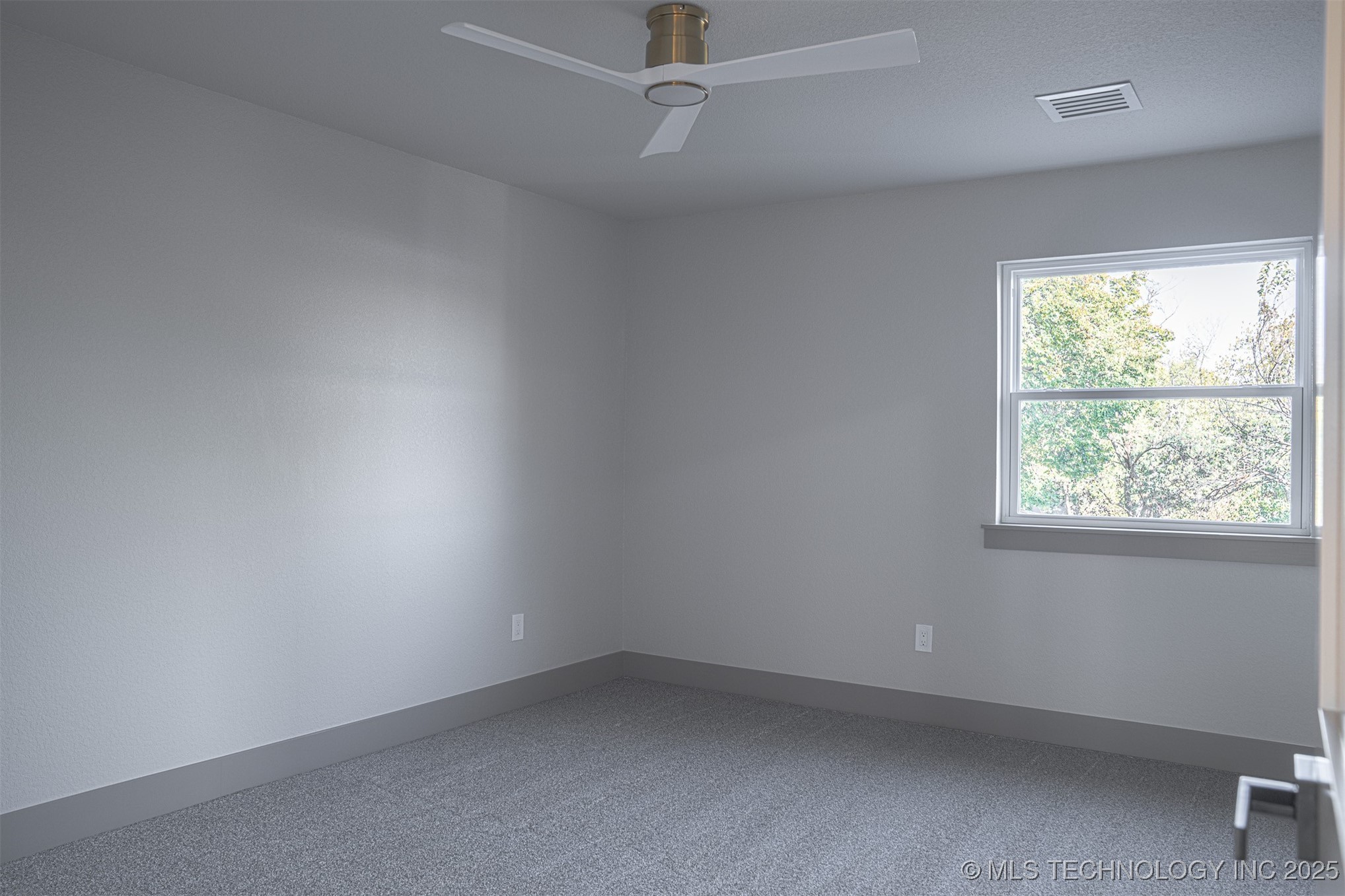 4929 S Columbia Avenue Property Photo 42