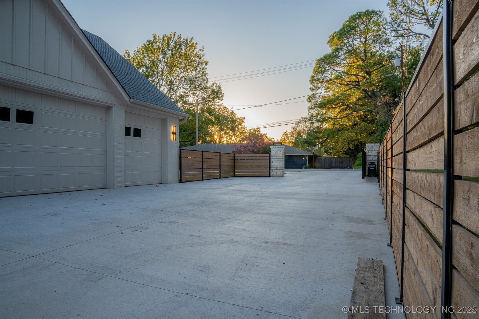 4929 S Columbia Avenue Property Photo 50