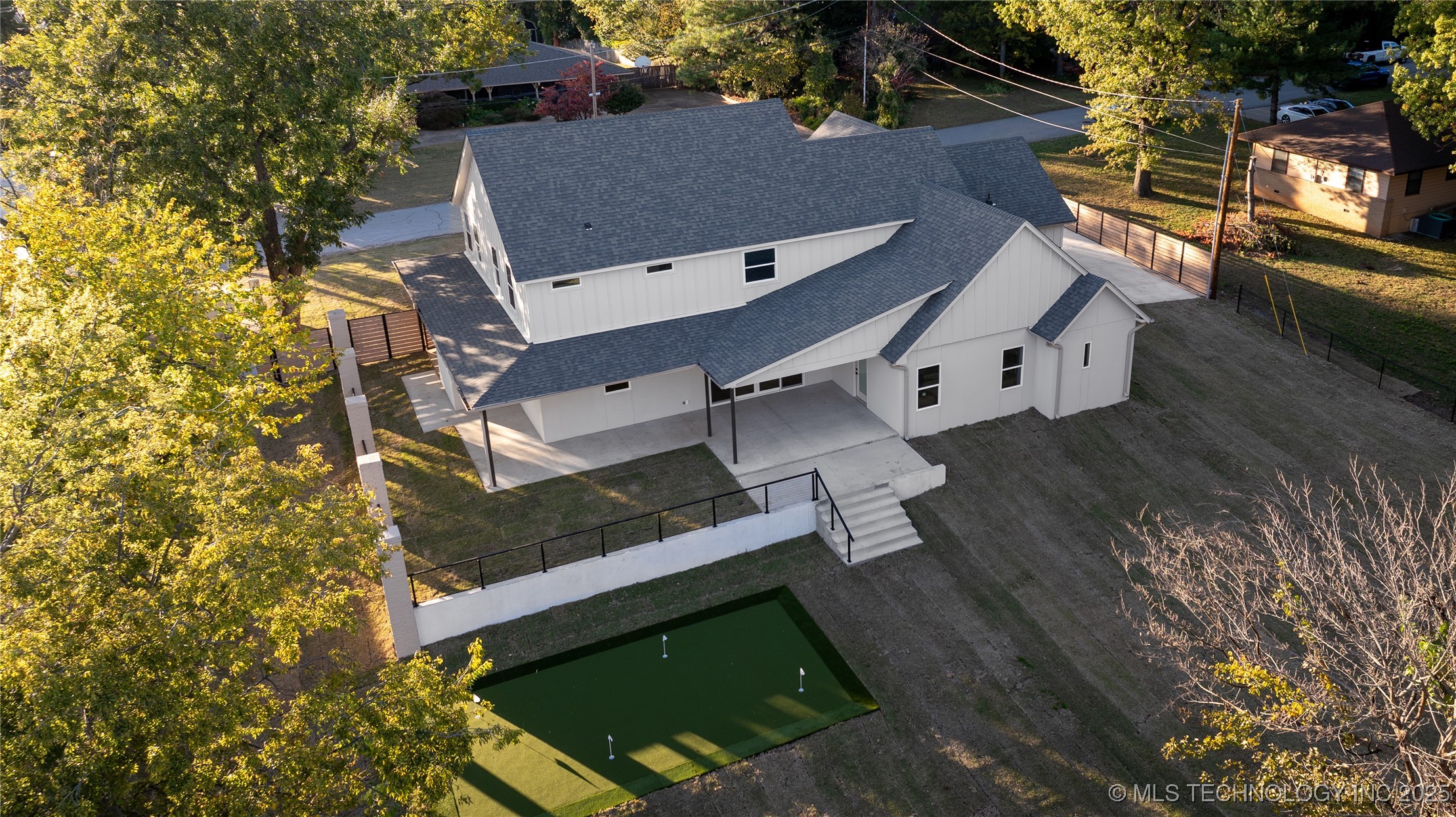 4929 S Columbia Avenue Property Photo 54