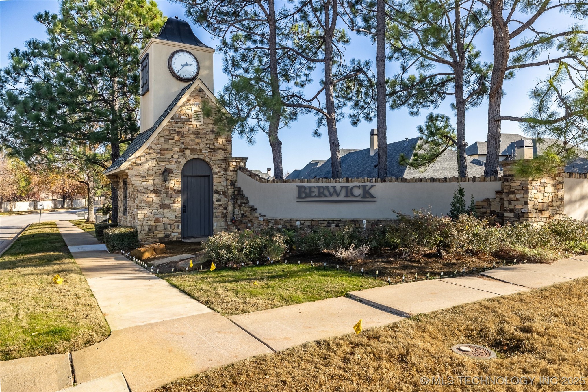 6101 W Birmingham Circle Property Photo 6