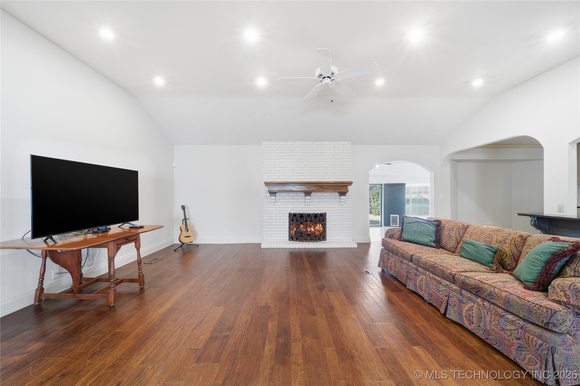 11618 S 74th East Avenue Property Photo 5