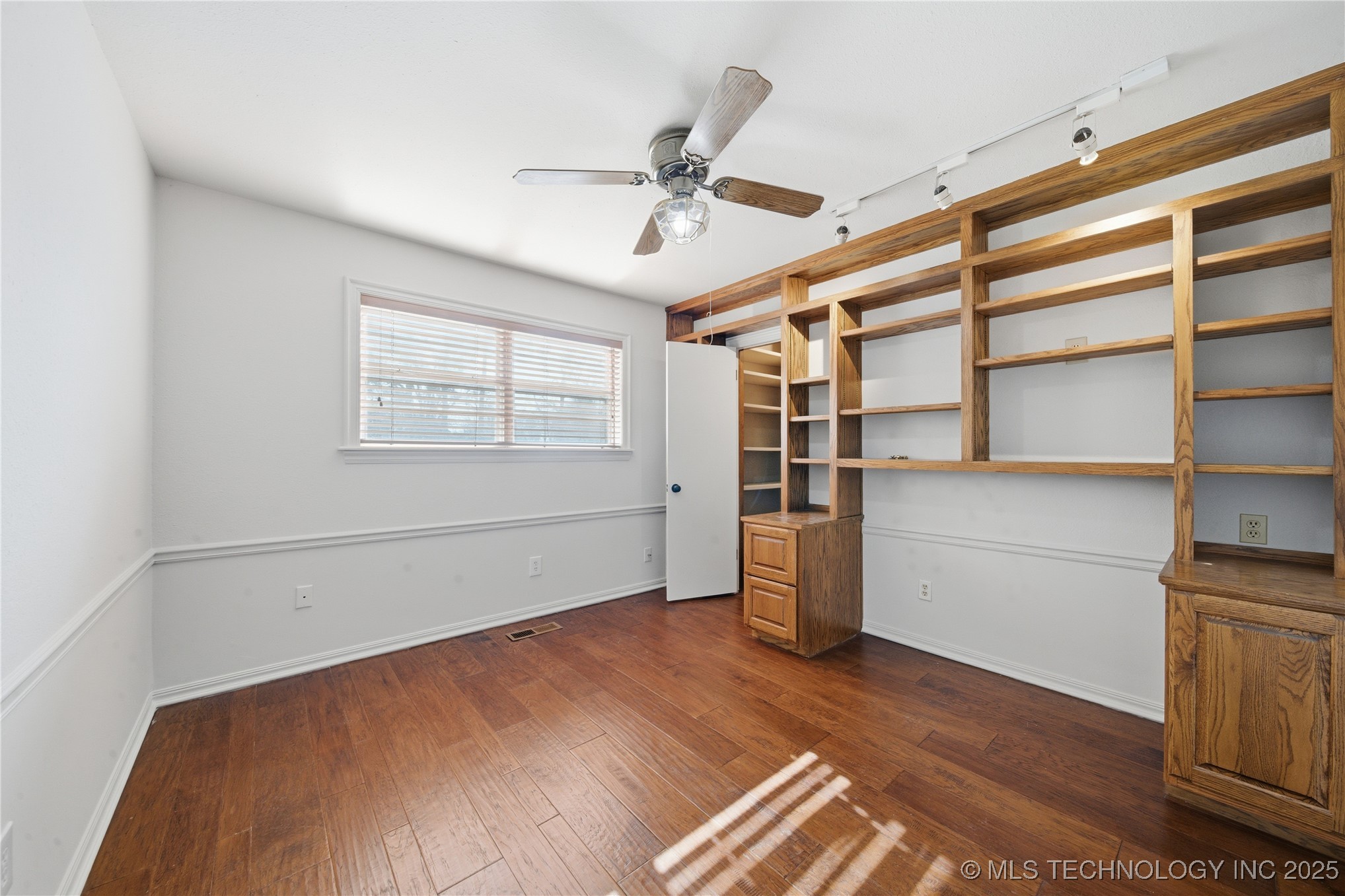 11618 S 74th East Avenue Property Photo 16