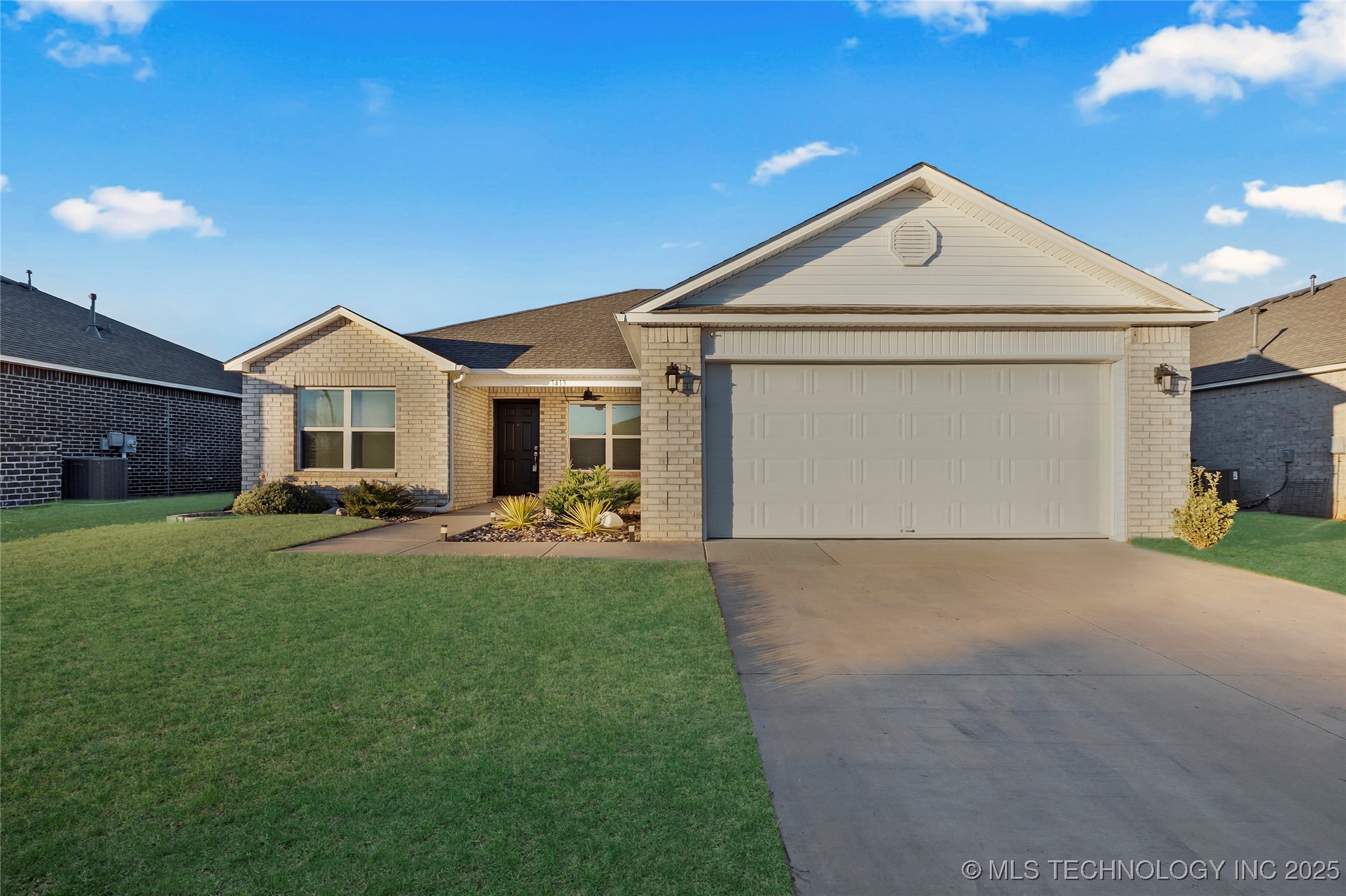 7413 E 158th Street S Property Photo 2