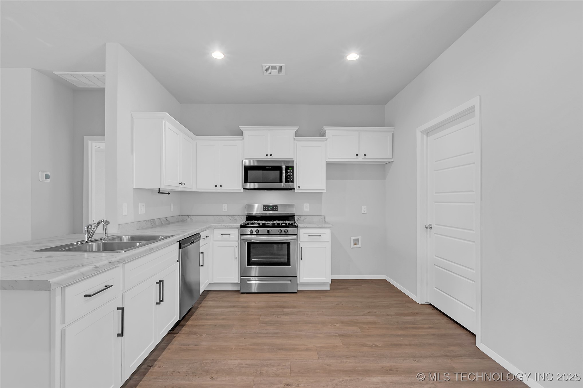 7413 E 158th Street S Property Photo 8