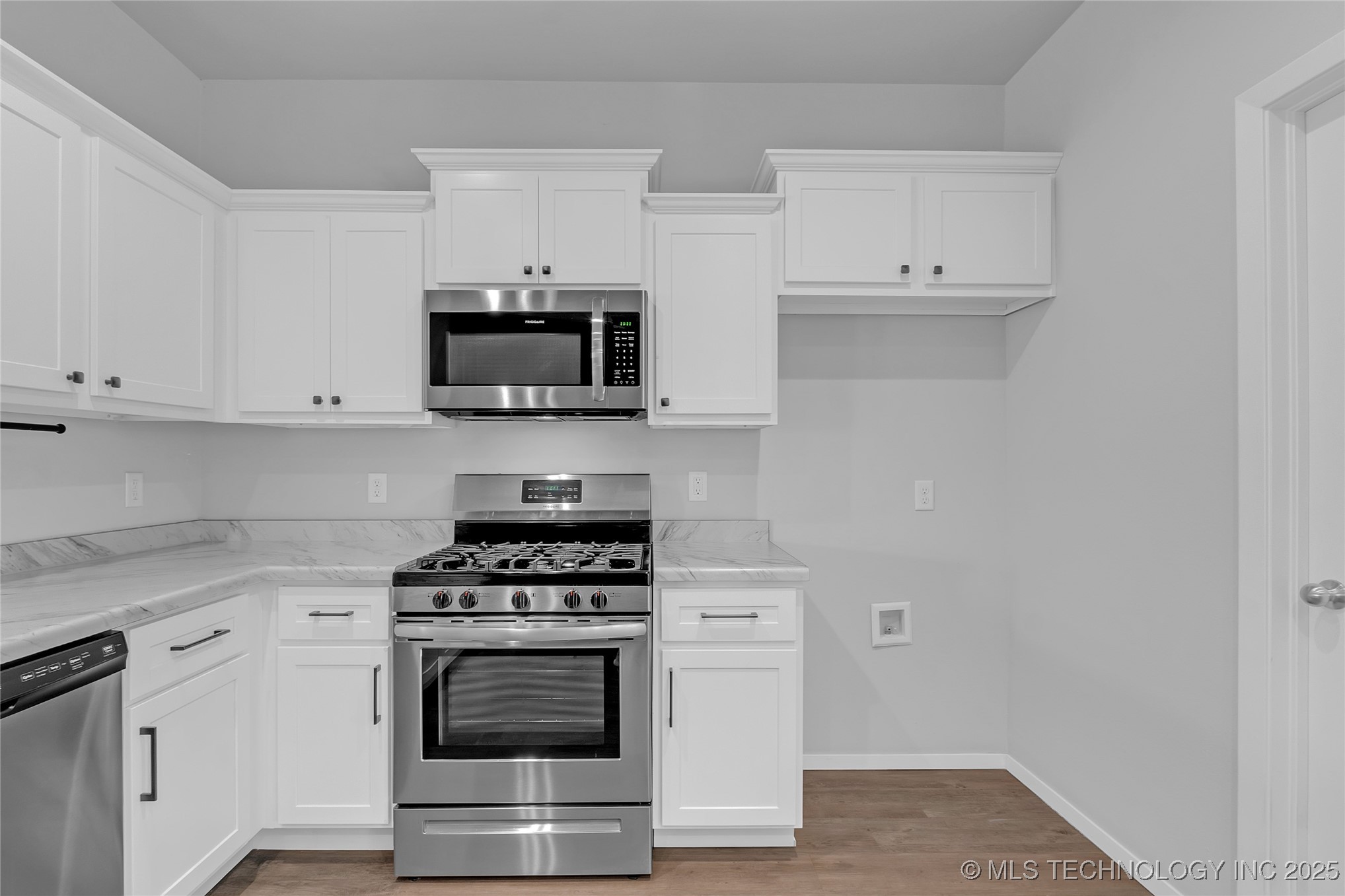 7413 E 158th Street S Property Photo 11