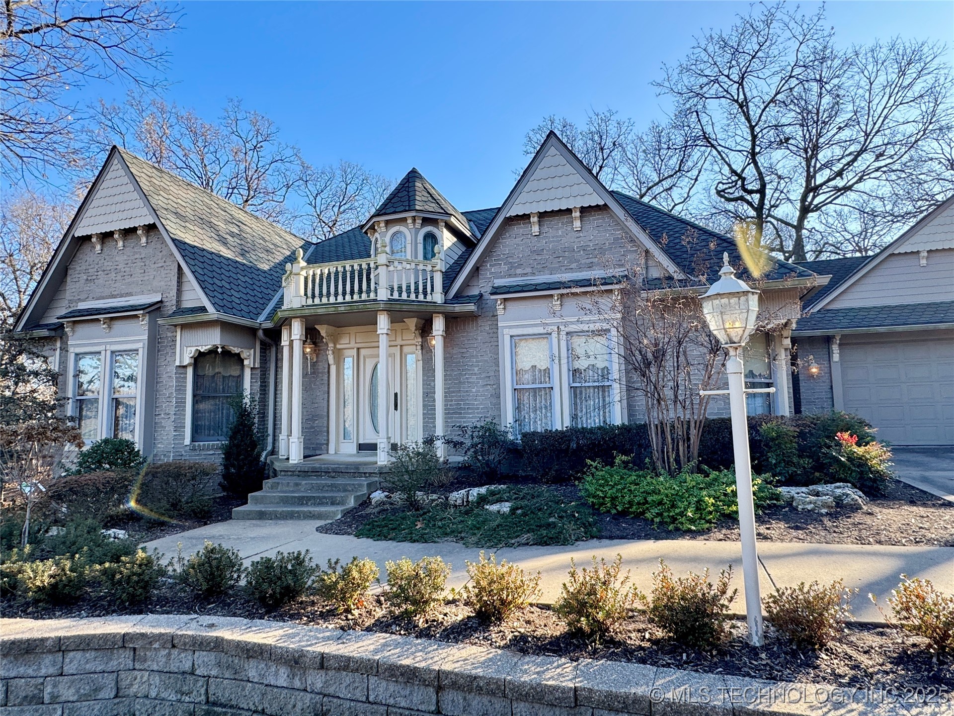 1202 E 10th Place N Property Photo 1