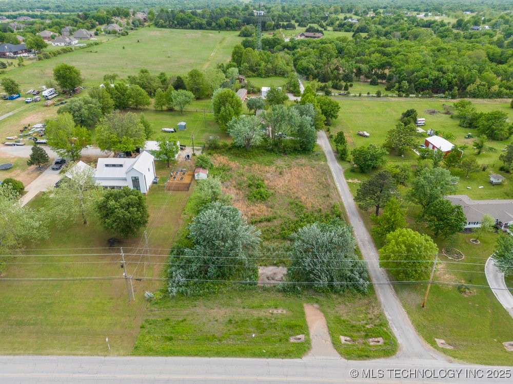 7111 S 277th East Avenue Property Photo 5