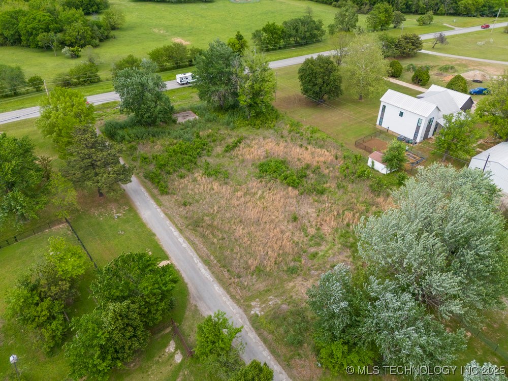 7111 S 277th East Avenue Property Photo 8