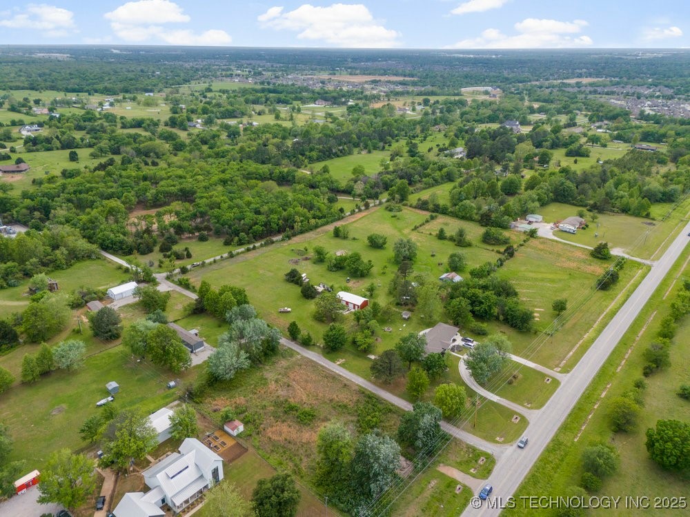 7111 S 277th East Avenue Property Photo 12