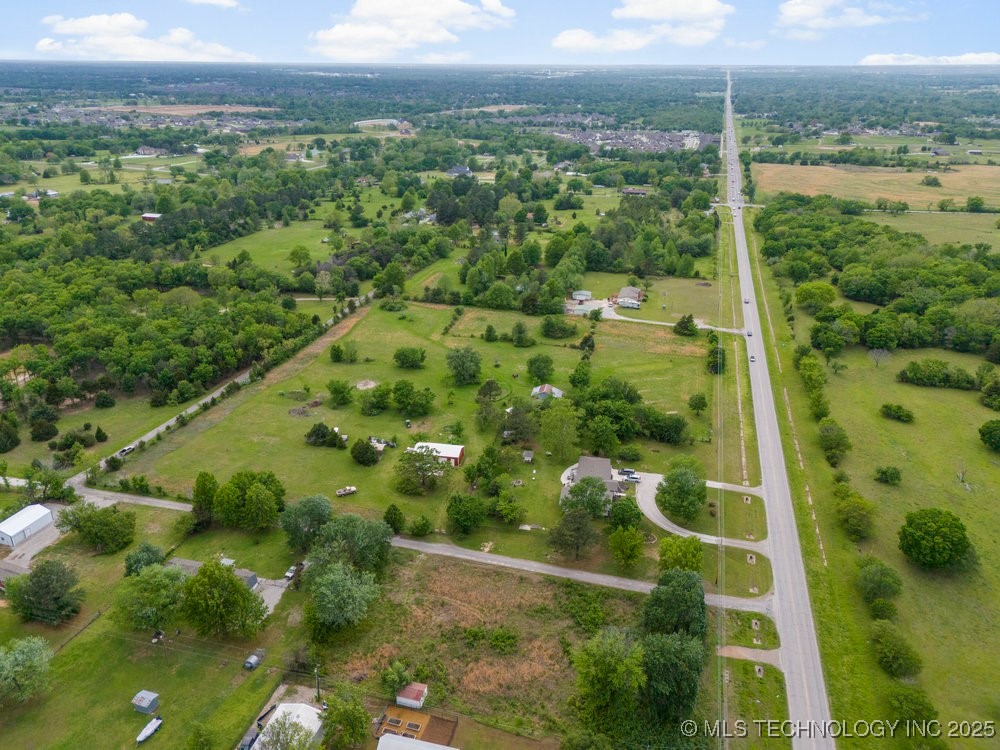 7111 S 277th East Avenue Property Photo 13