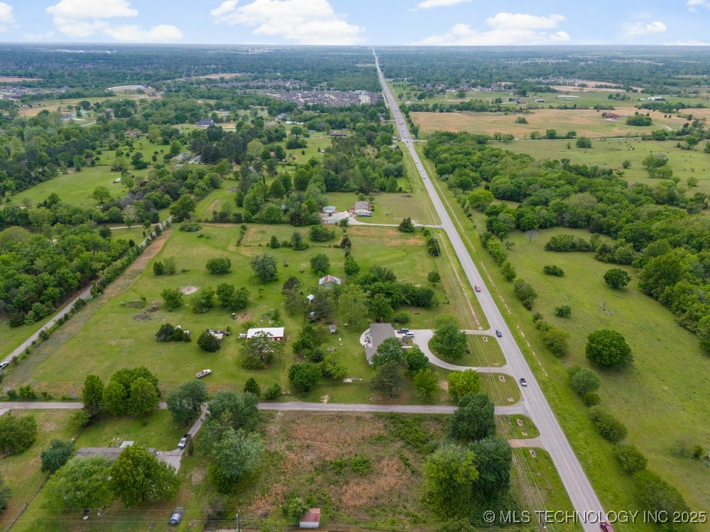 7111 S 277th East Avenue Property Photo 14