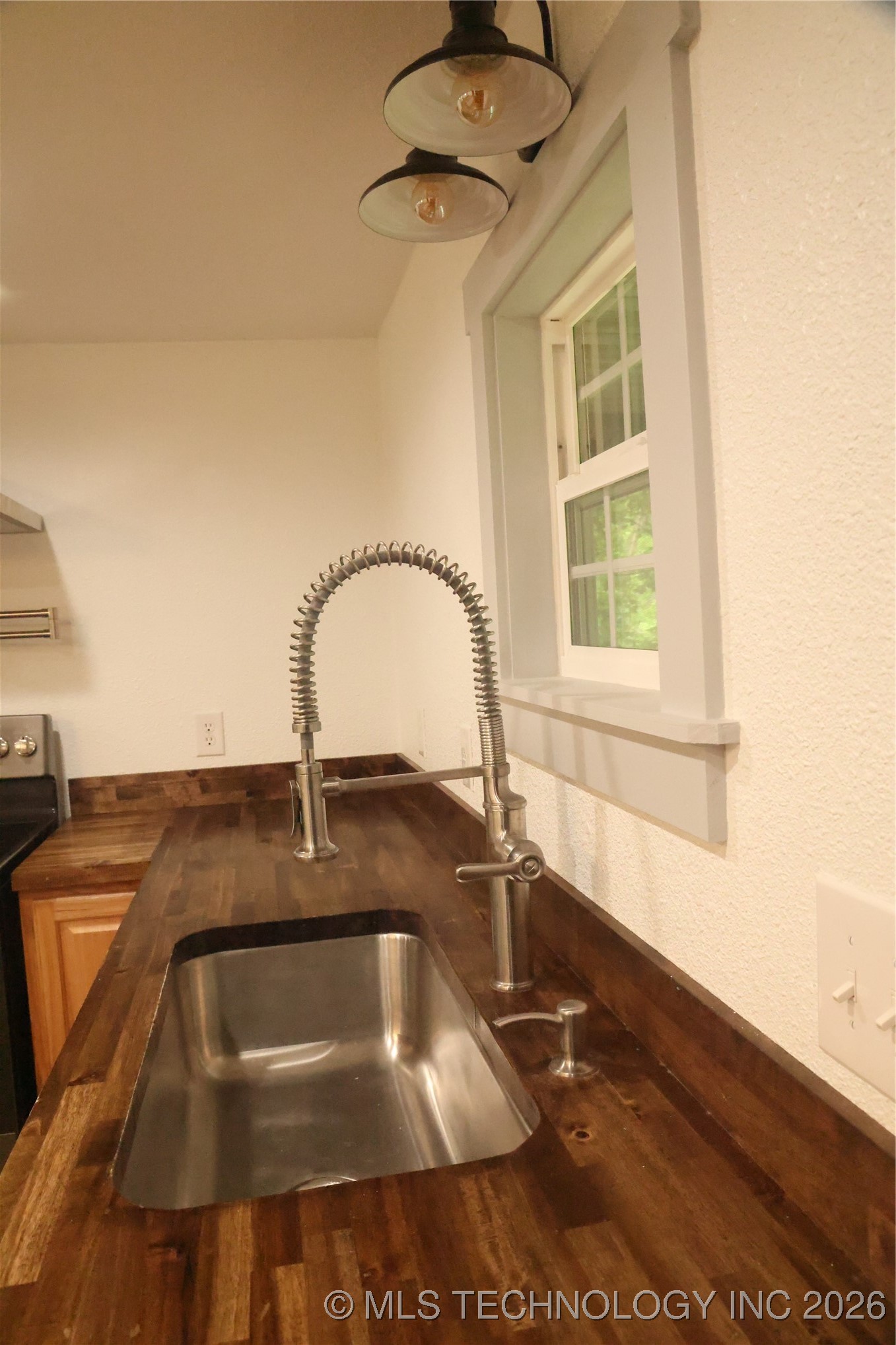 1185 E Pine Street Property Photo 18