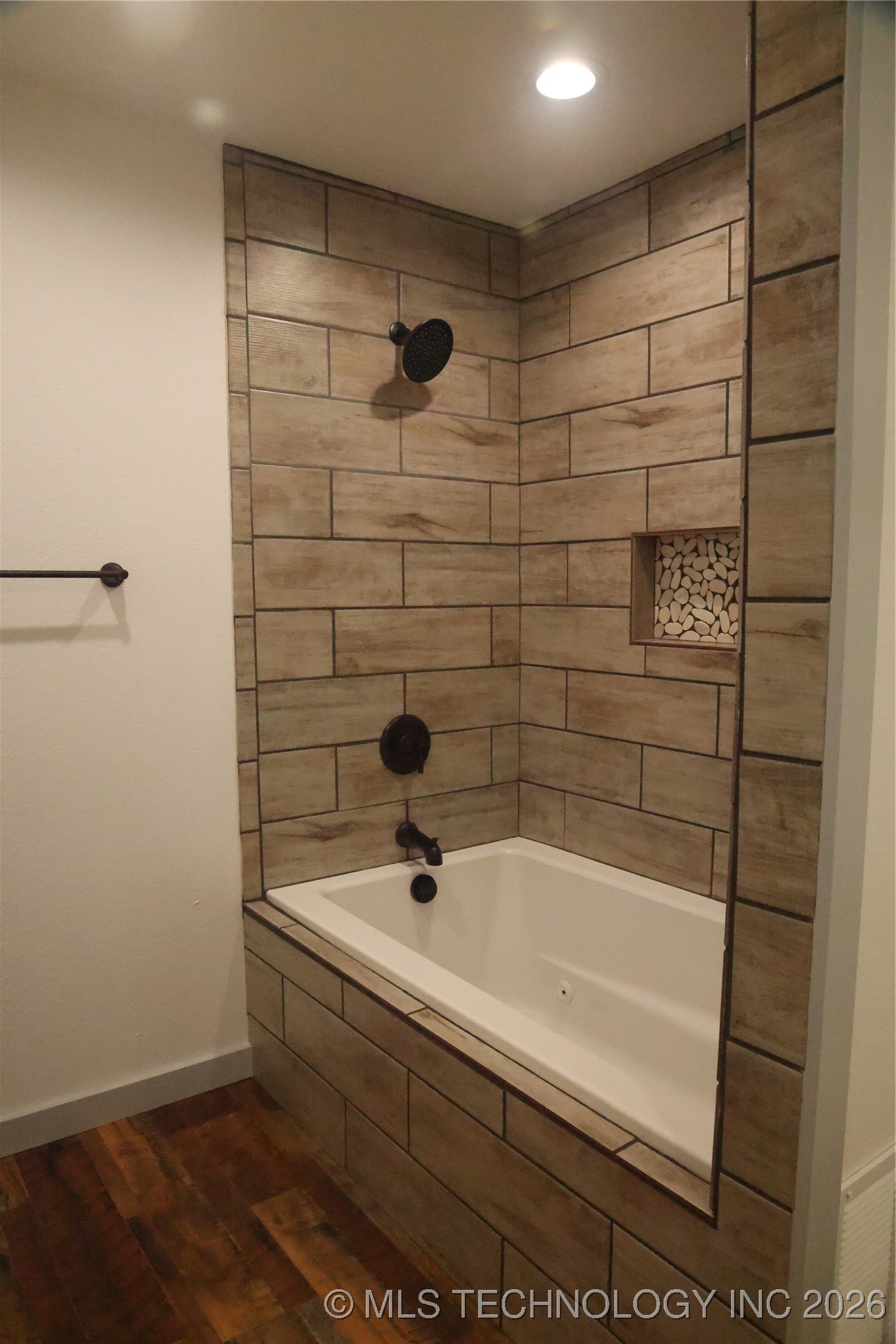 1185 E Pine Street Property Photo 27