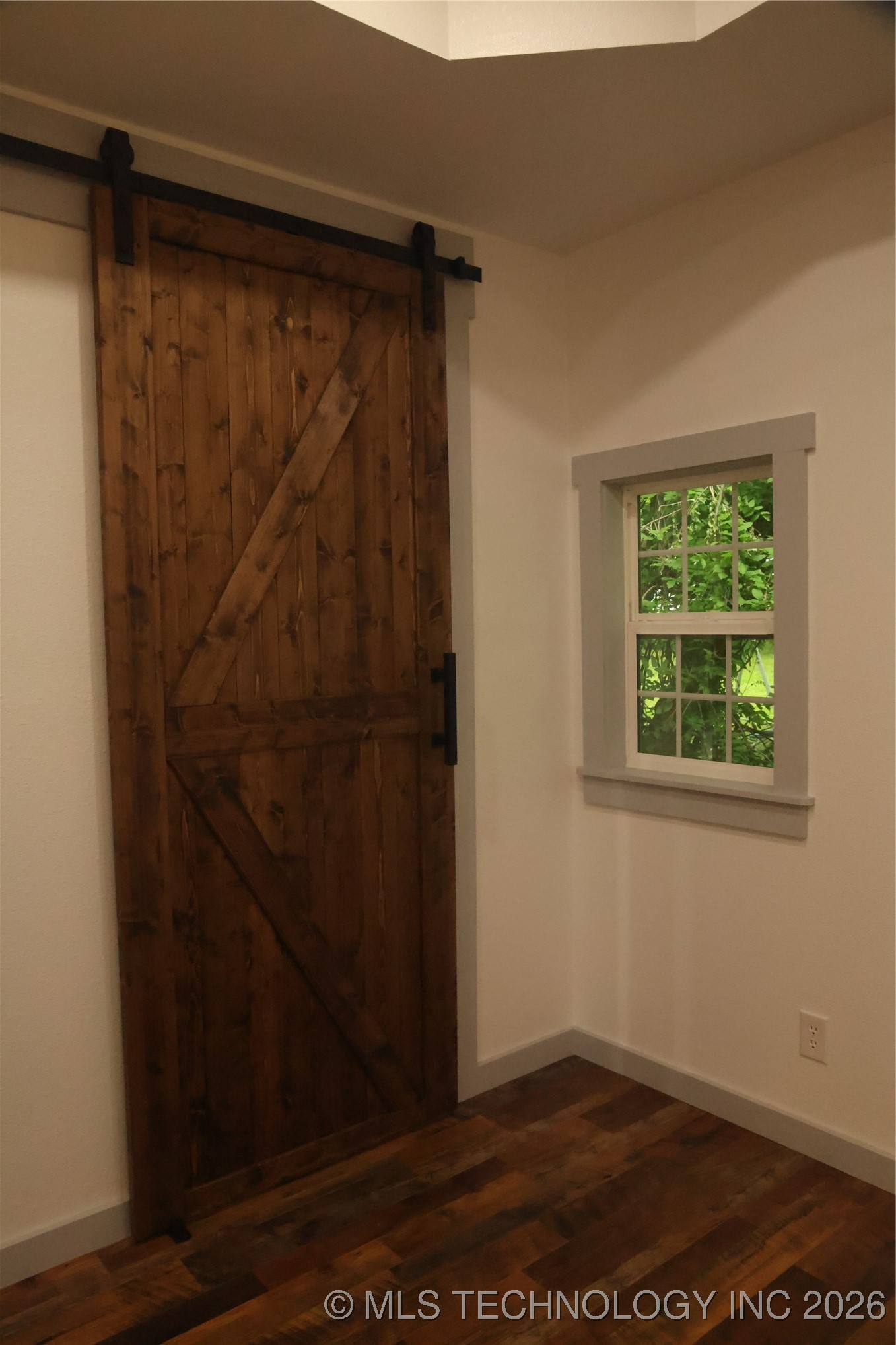 1185 E Pine Street Property Photo 32