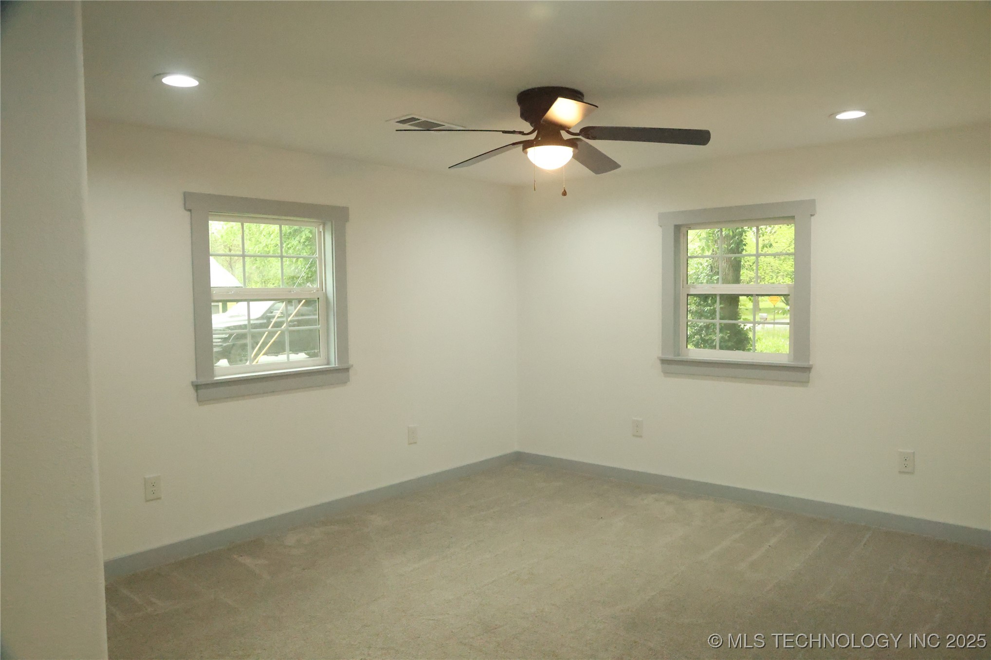 1185 E Pine Street Property Photo 34