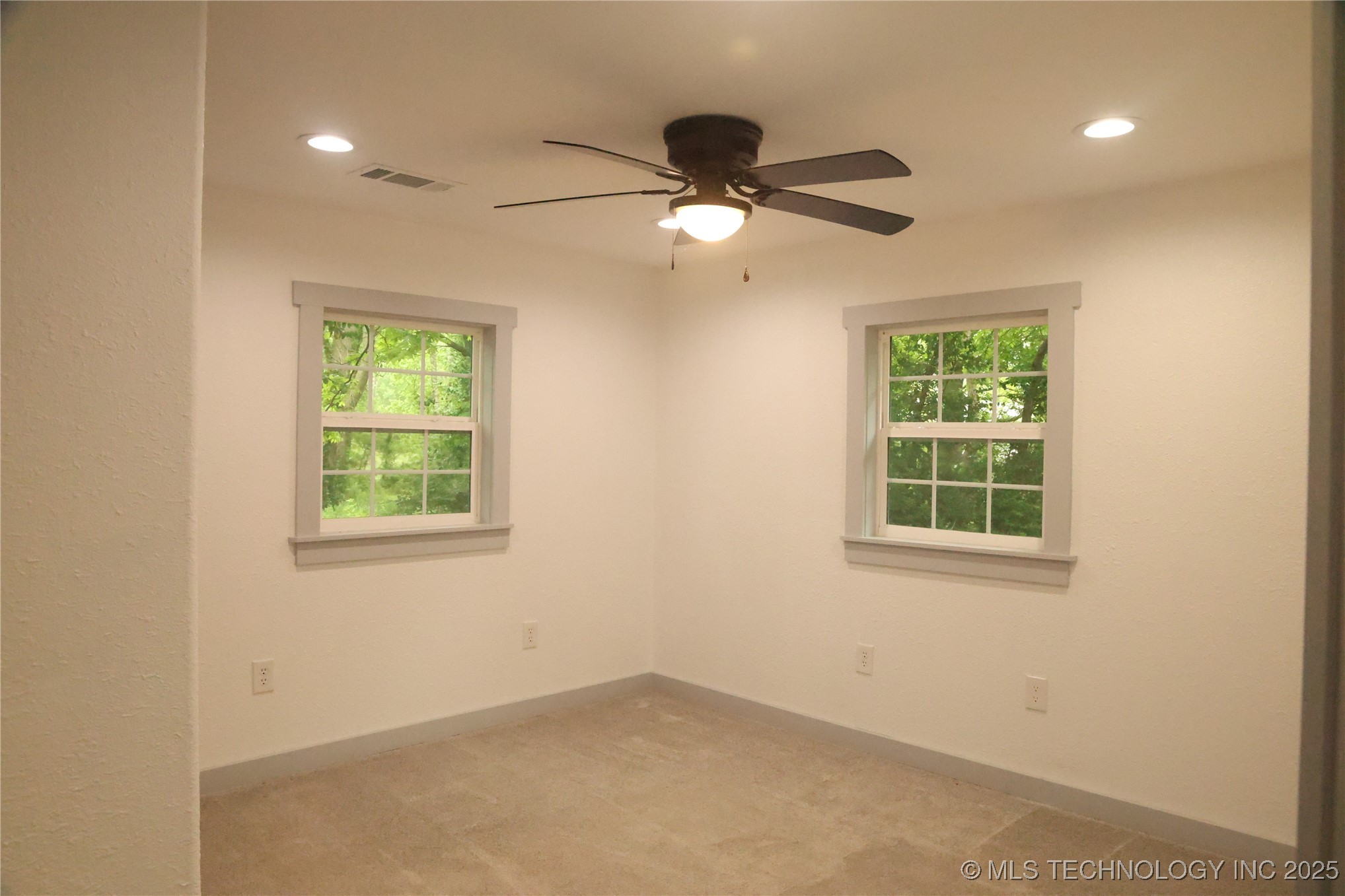 1185 E Pine Street Property Photo 35