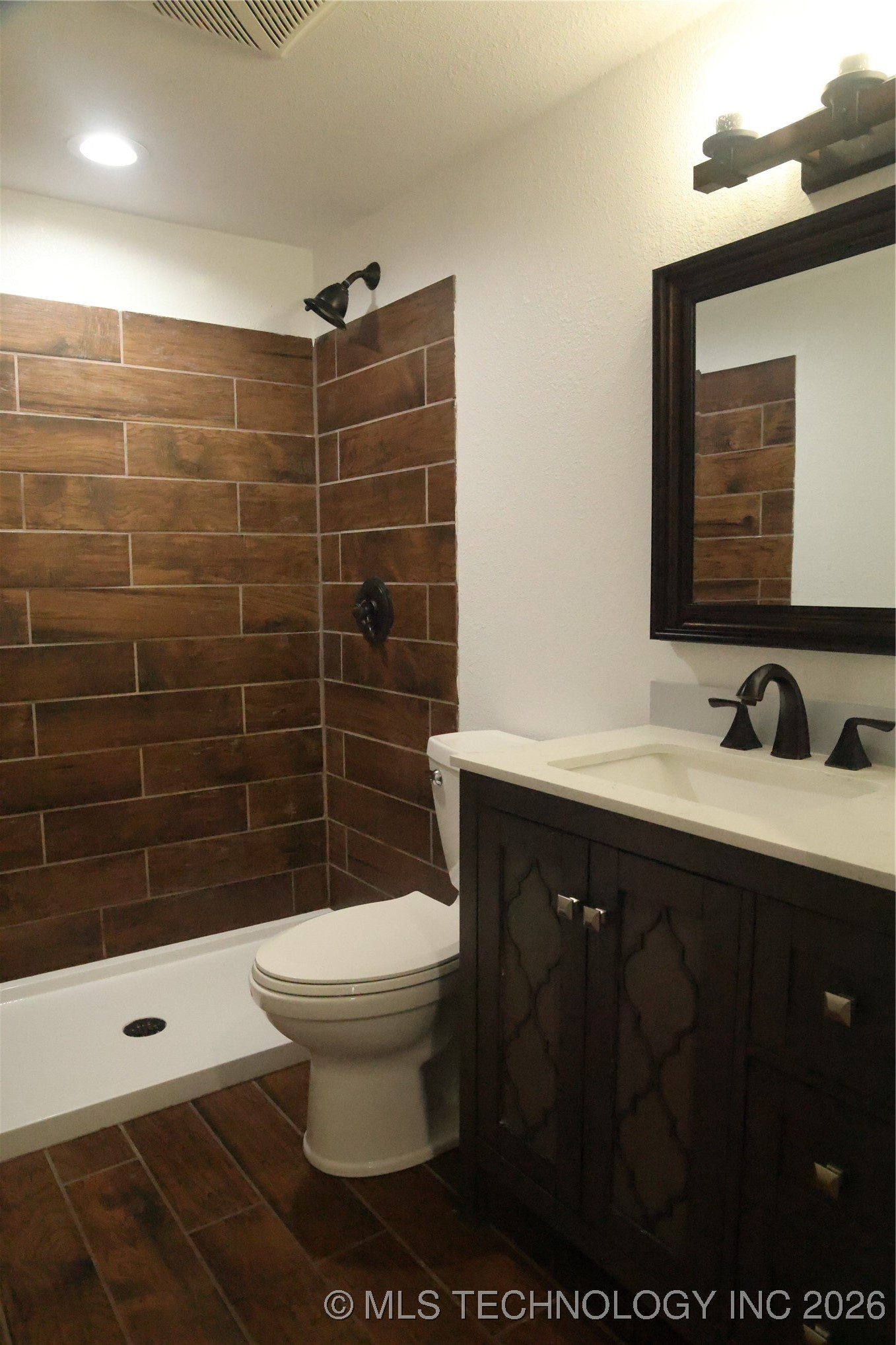 1185 E Pine Street Property Photo 37