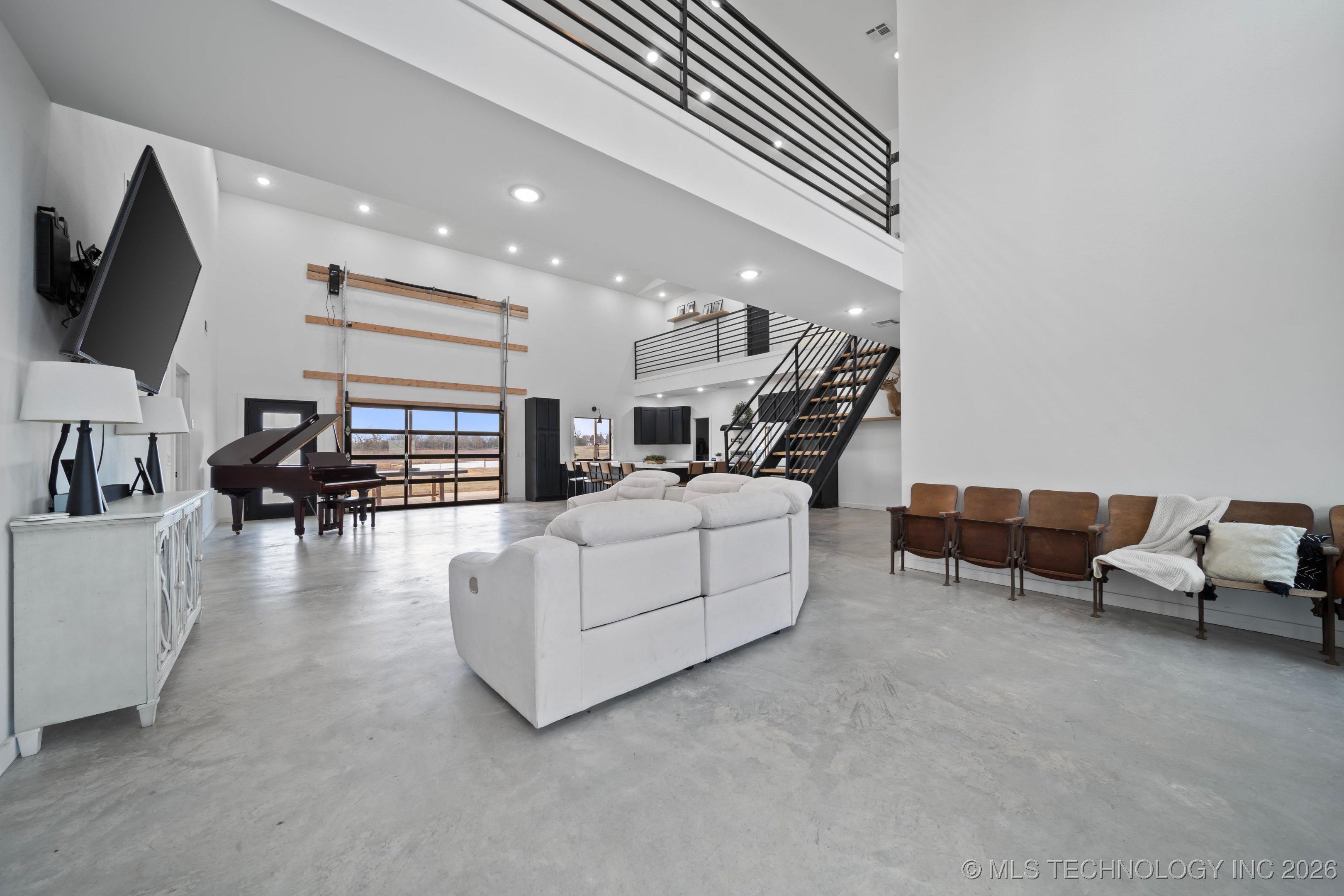 215 E Arpelar Street Property Photo 9