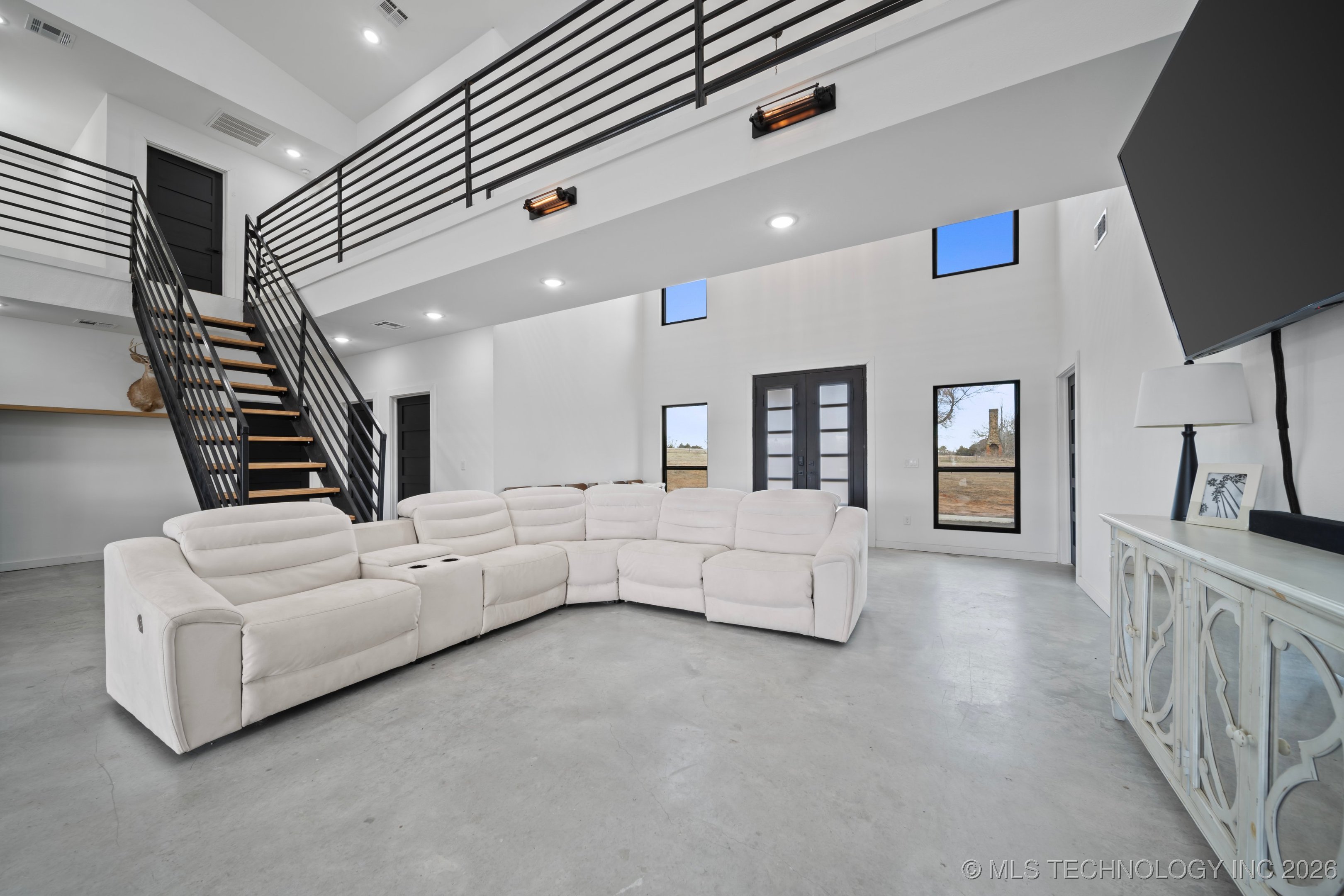 215 E Arpelar Street Property Photo 10