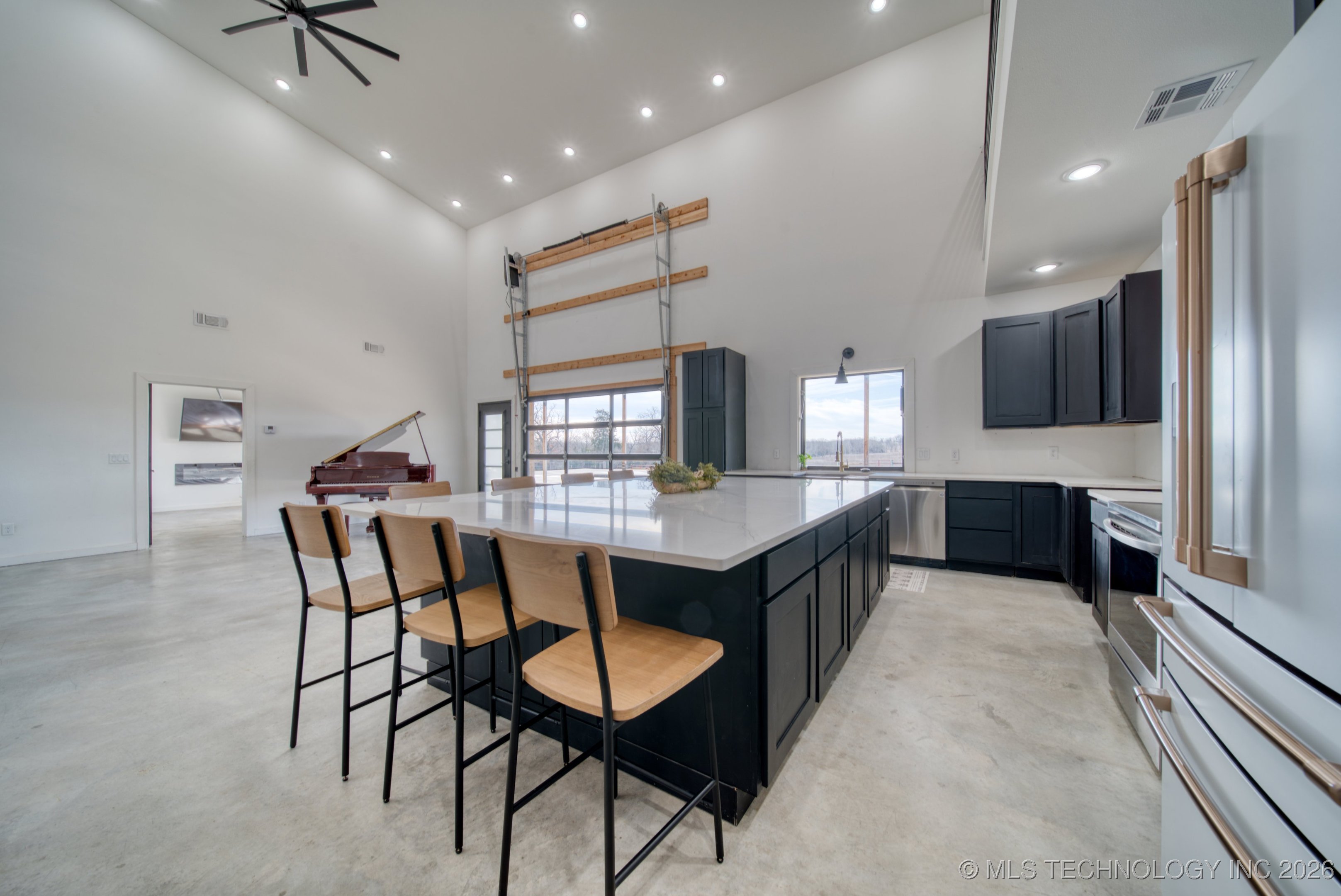 215 E Arpelar Street Property Photo 16