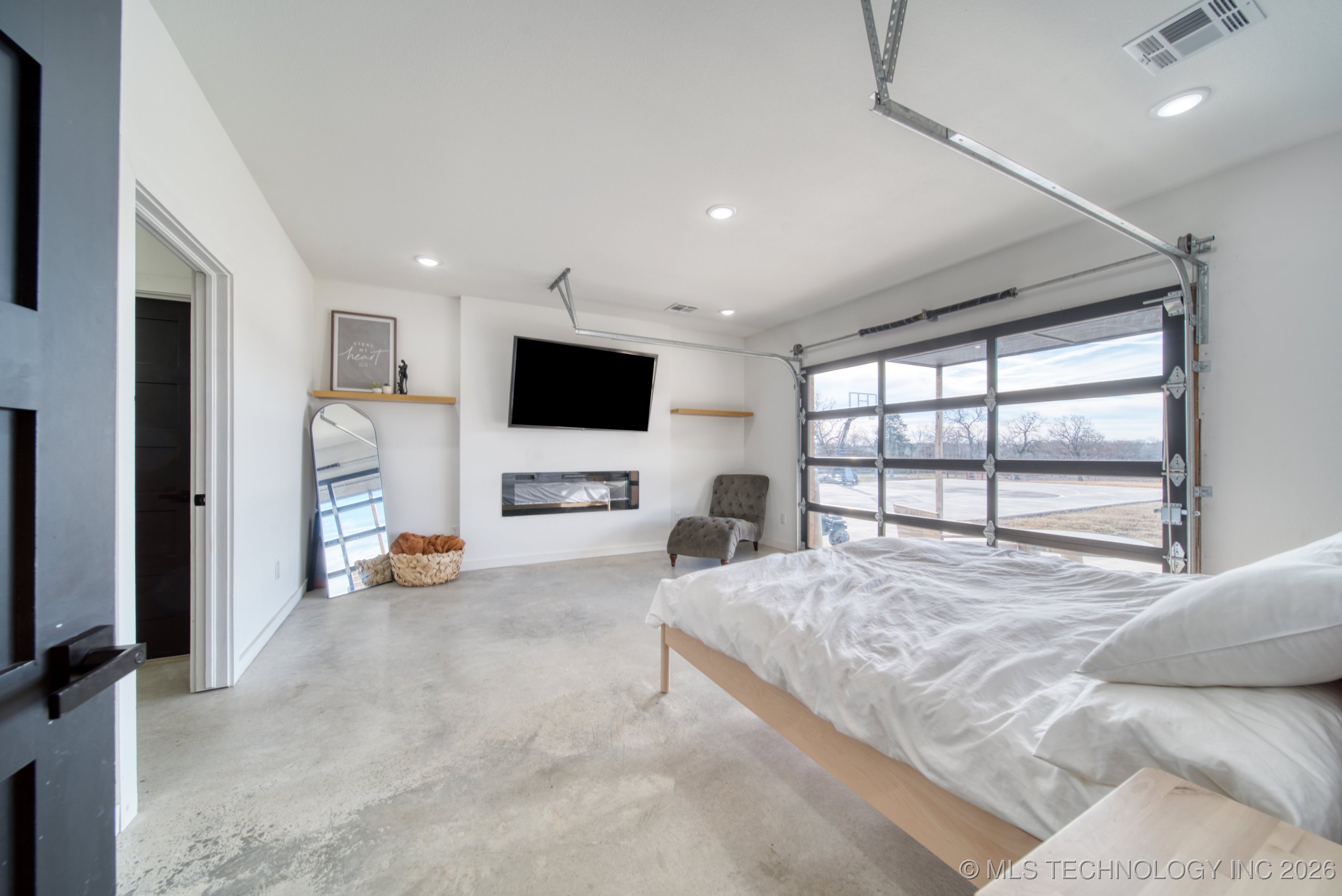 215 E Arpelar Street Property Photo 18