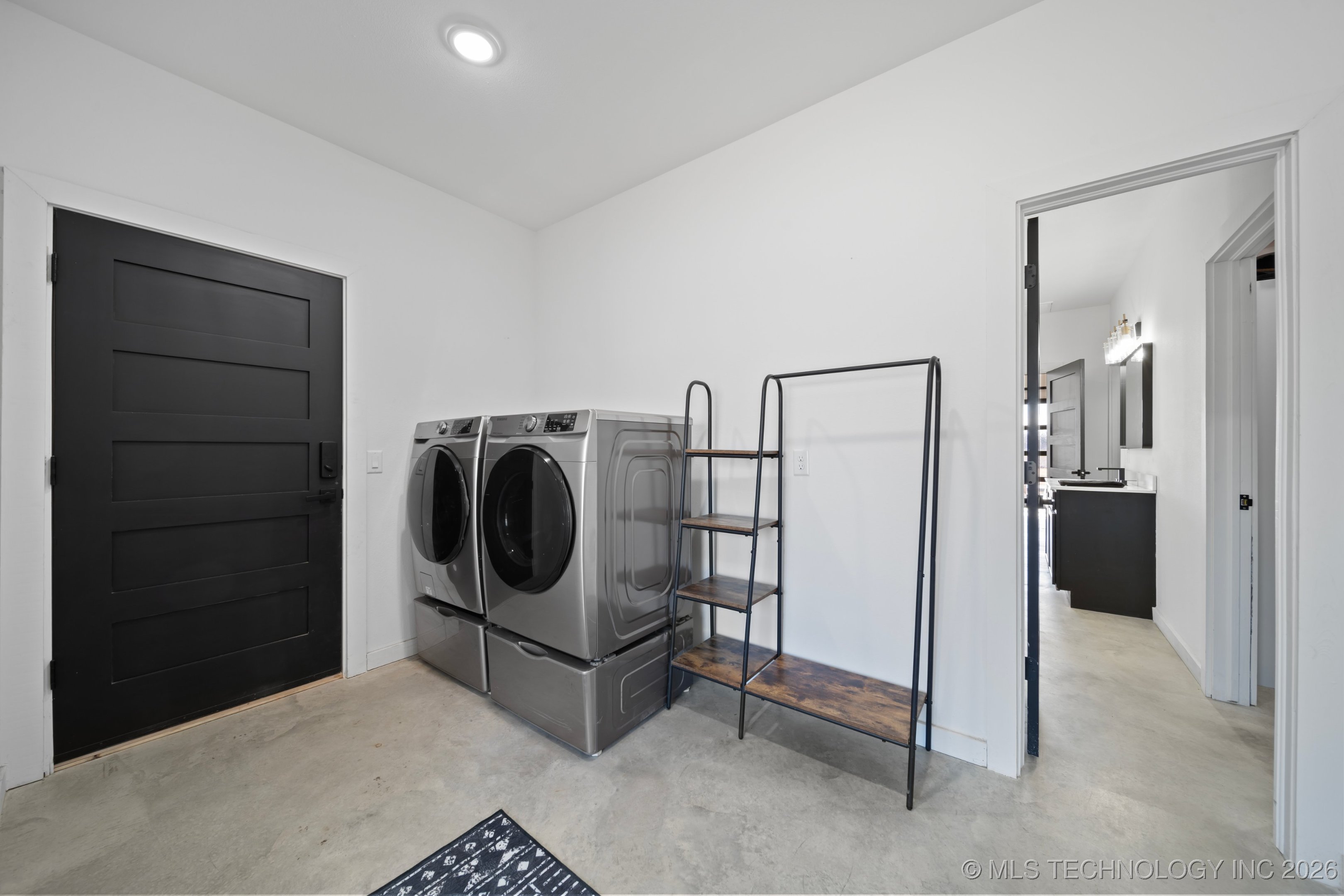 215 E Arpelar Street Property Photo 22