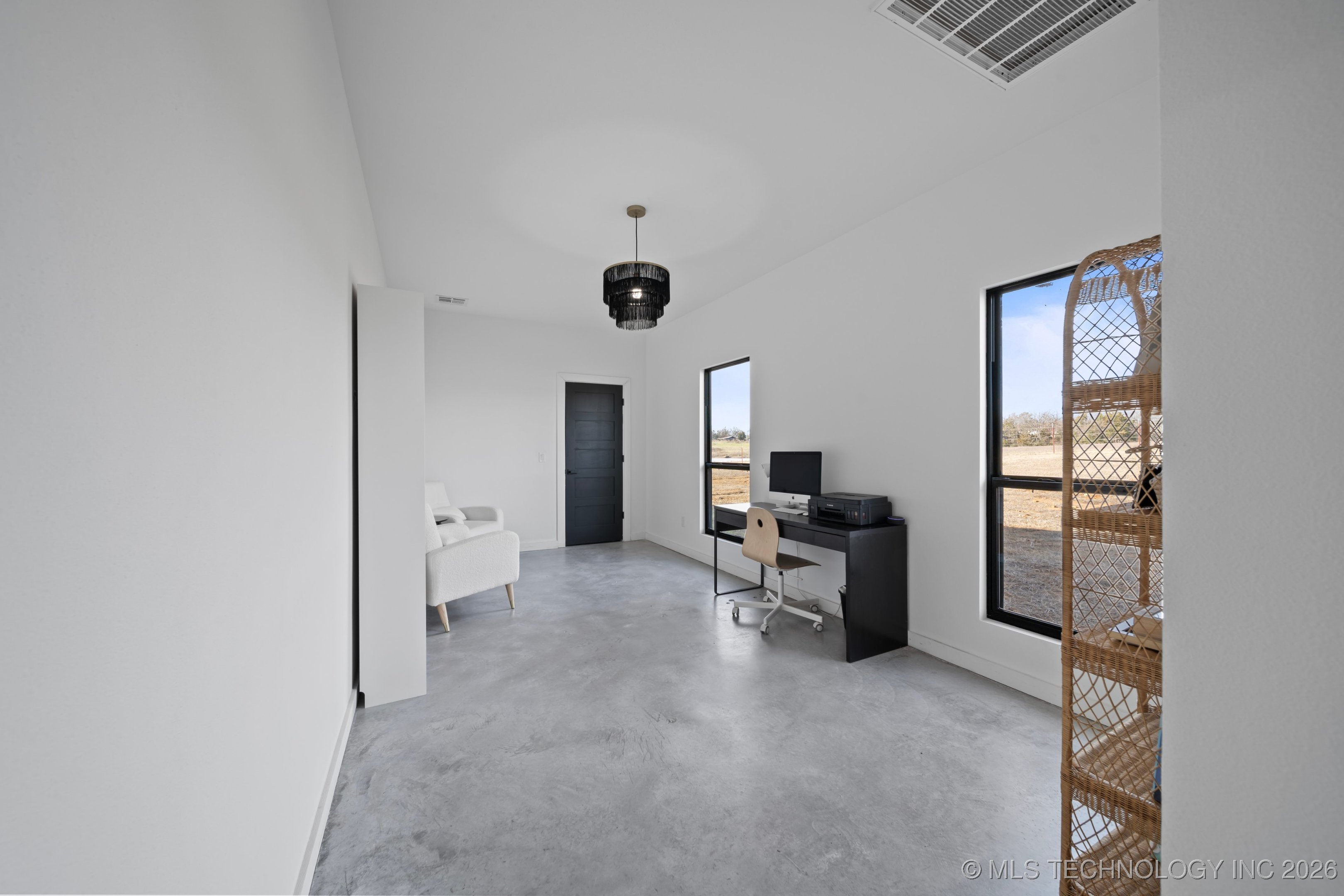 215 E Arpelar Street Property Photo 27