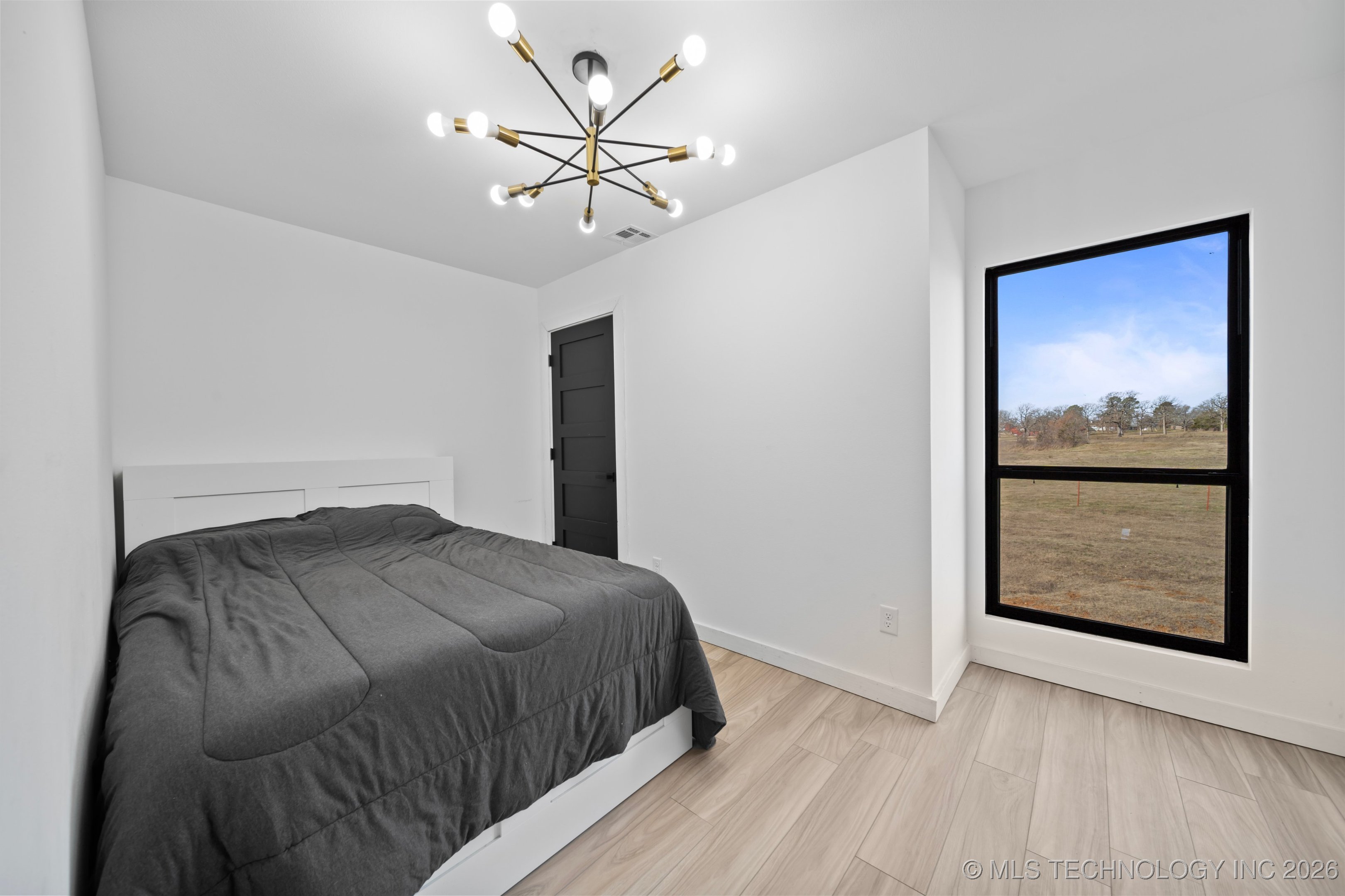 215 E Arpelar Street Property Photo 31