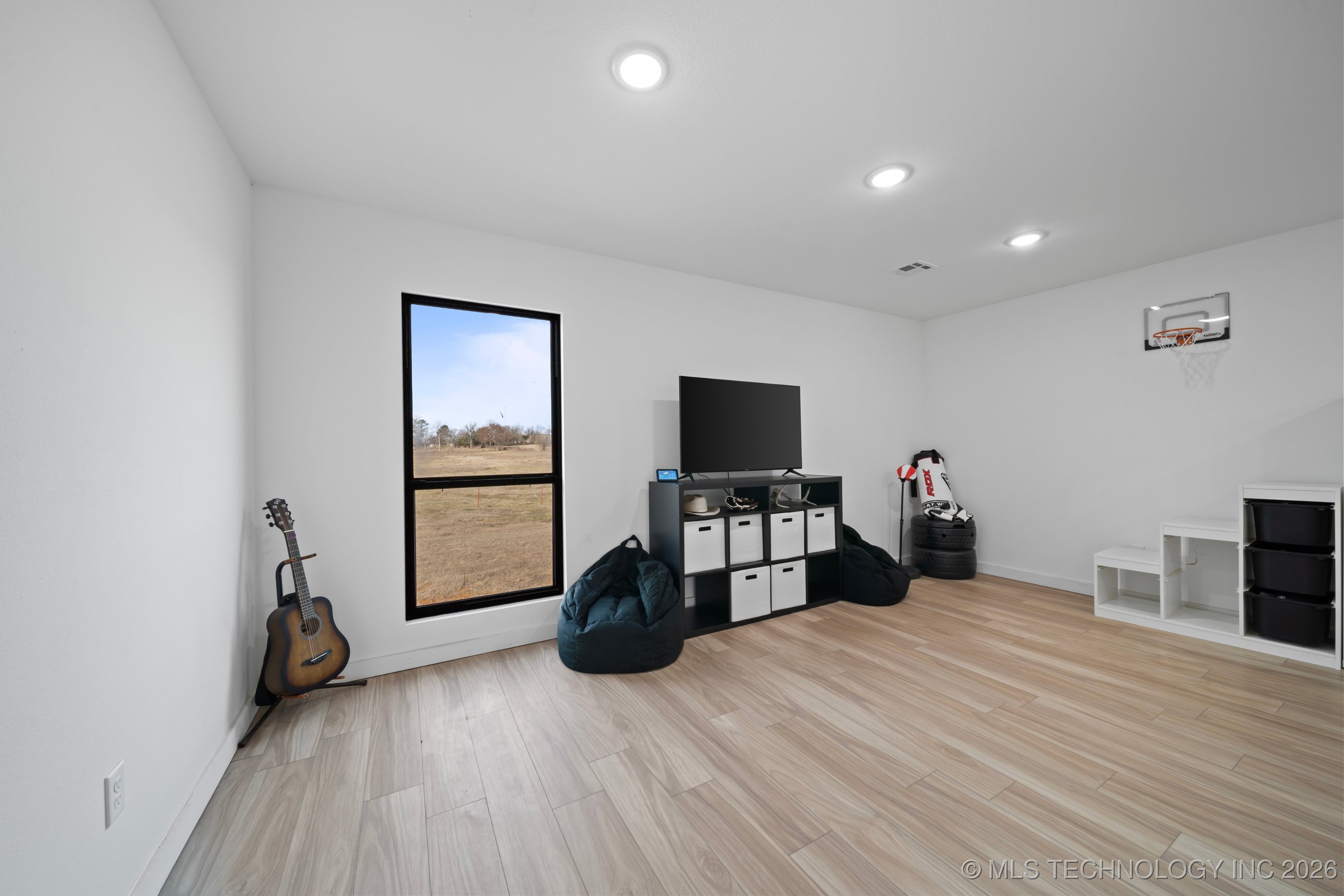 215 E Arpelar Street Property Photo 32