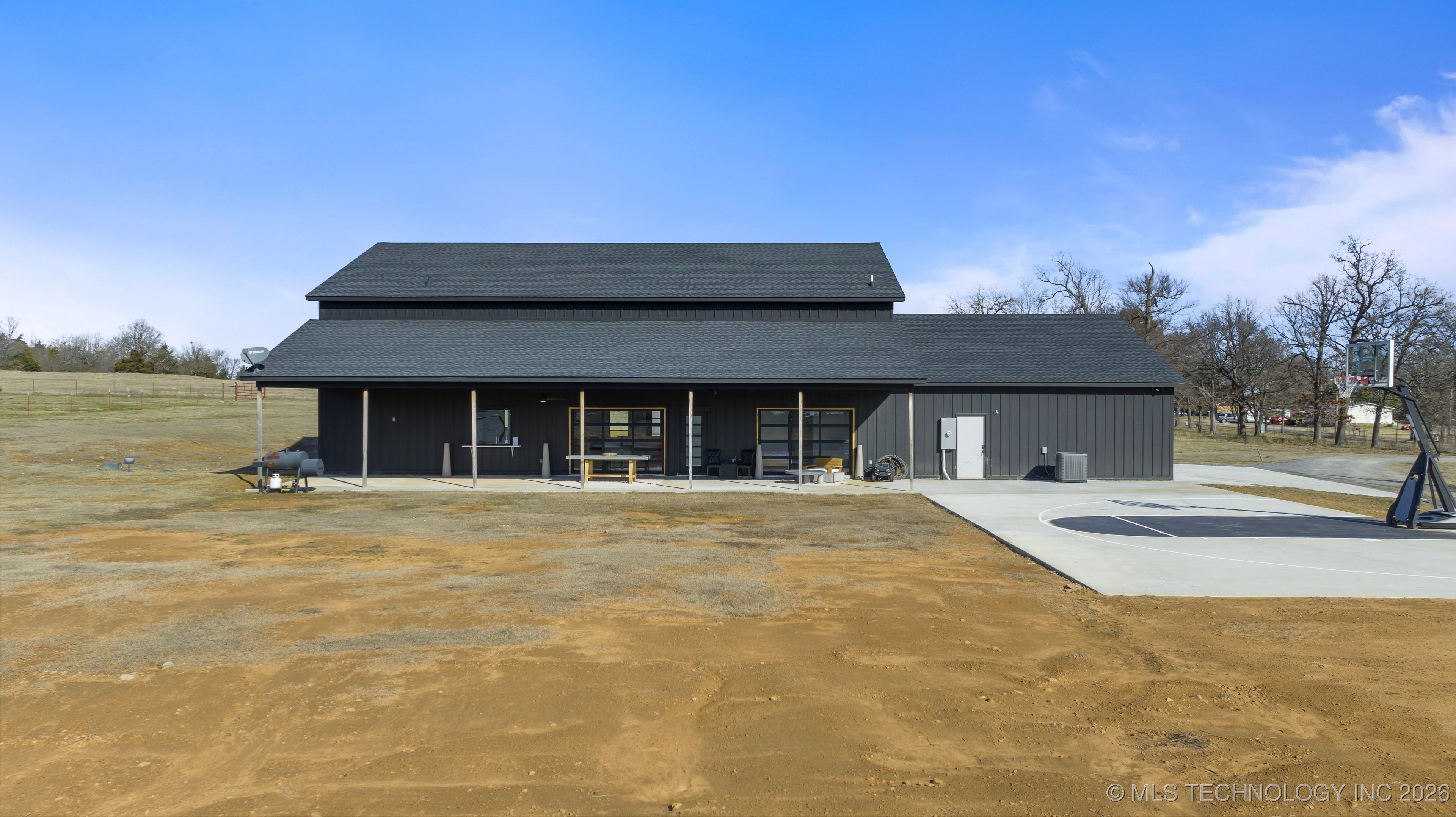 215 E Arpelar Street Property Photo 38