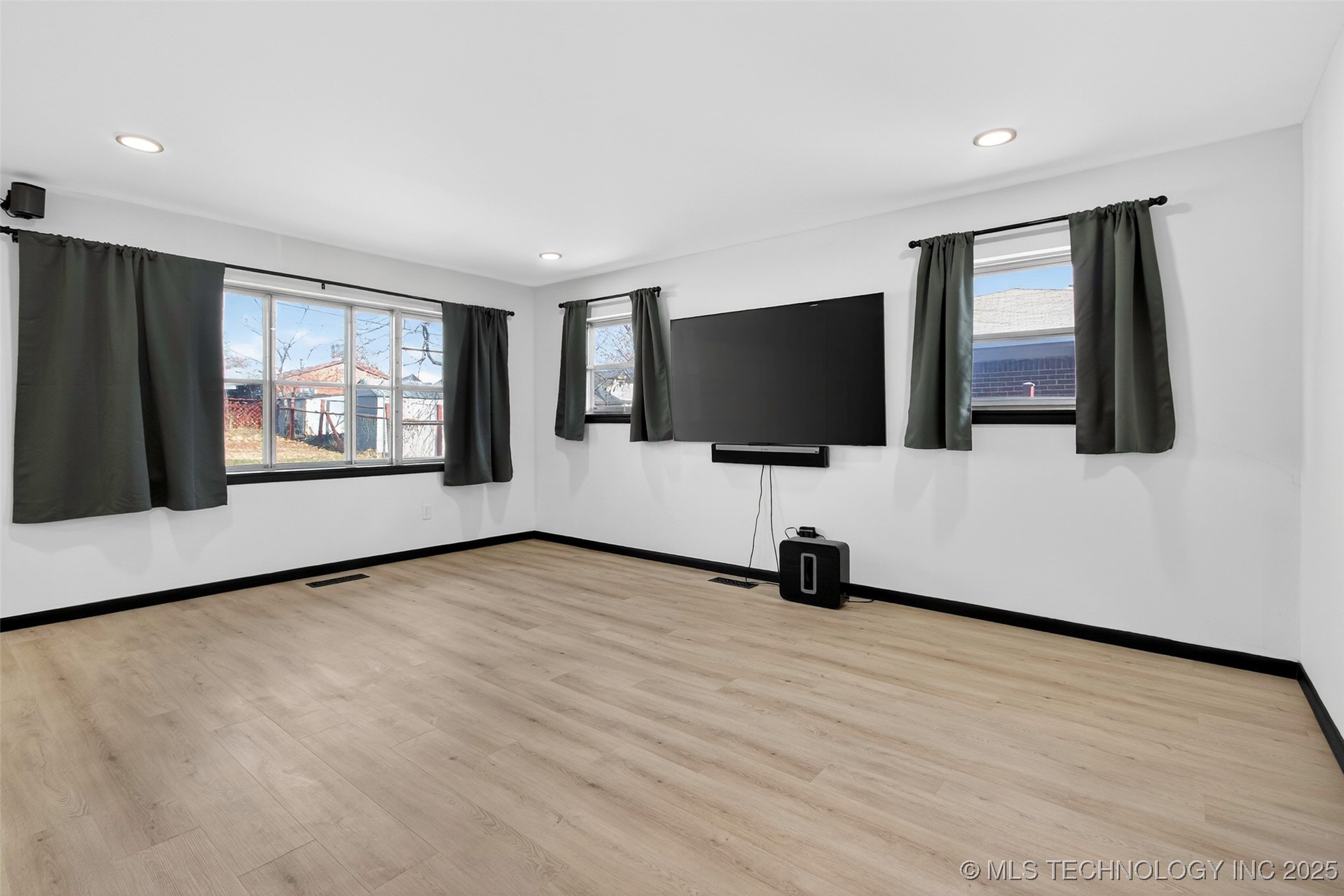 7419 E 20th Street Property Photo 4