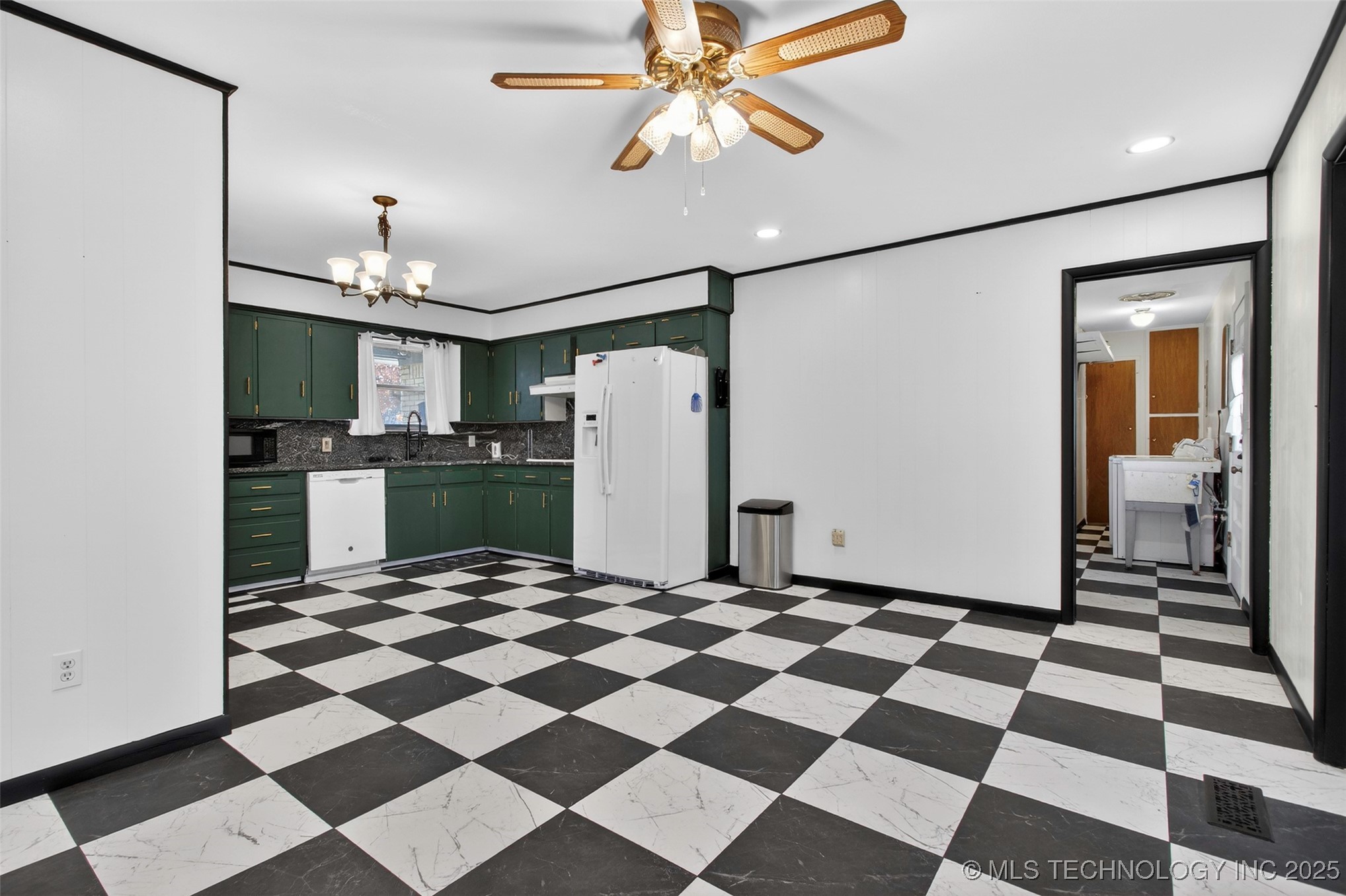 7419 E 20th Street Property Photo 7