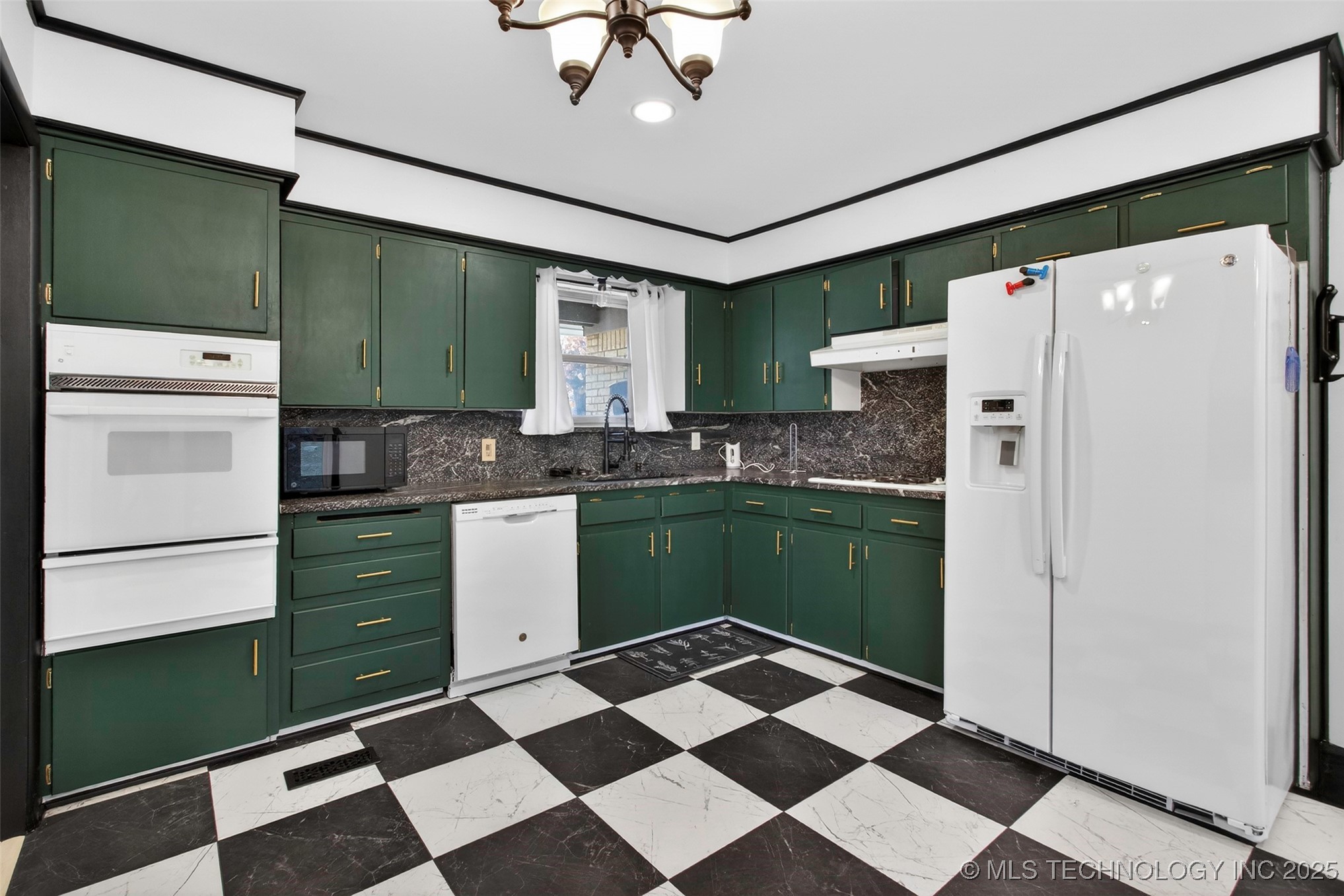 7419 E 20th Street Property Photo 8