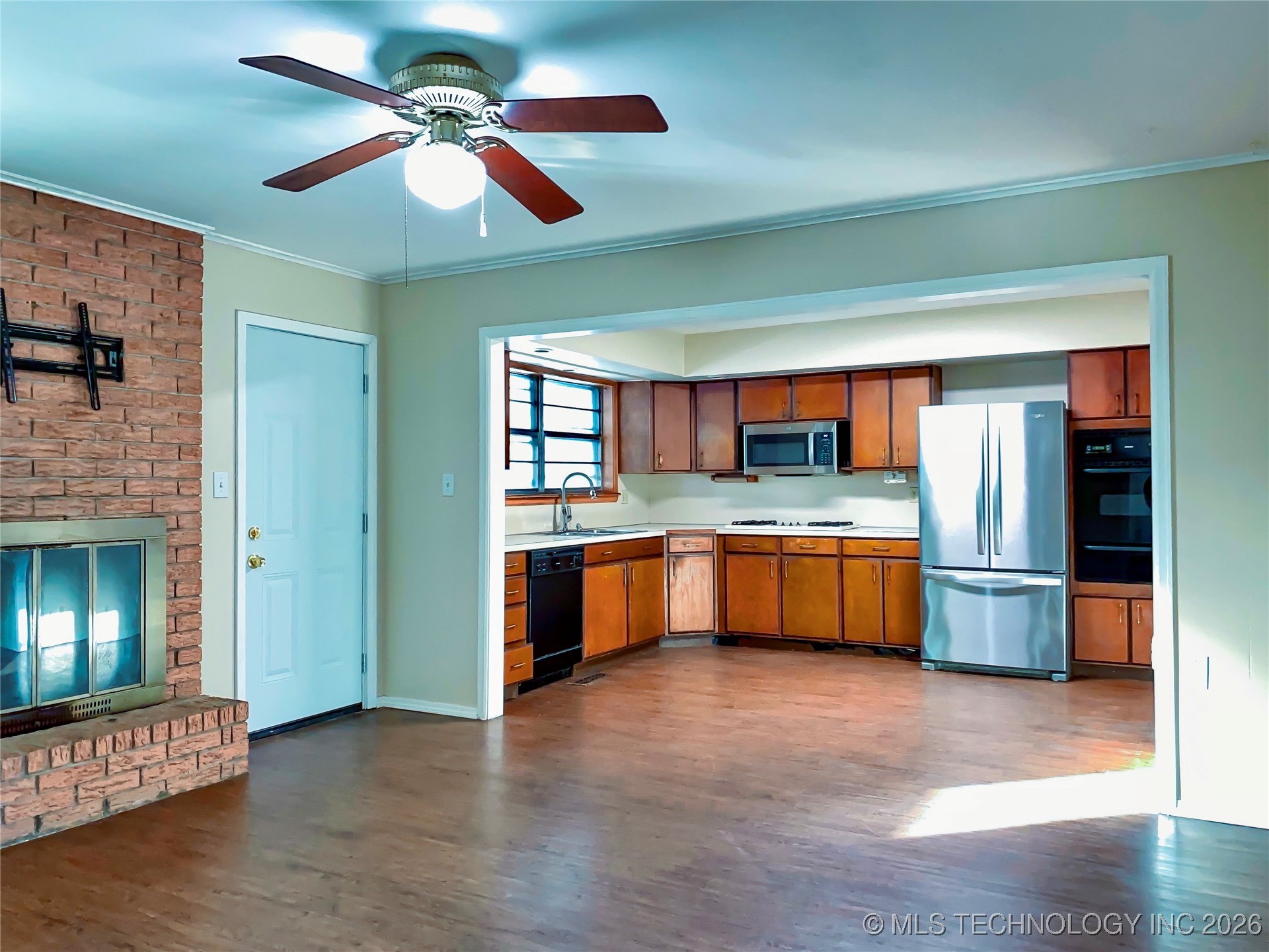 1550 S 68th East Avenue Property Photo 2