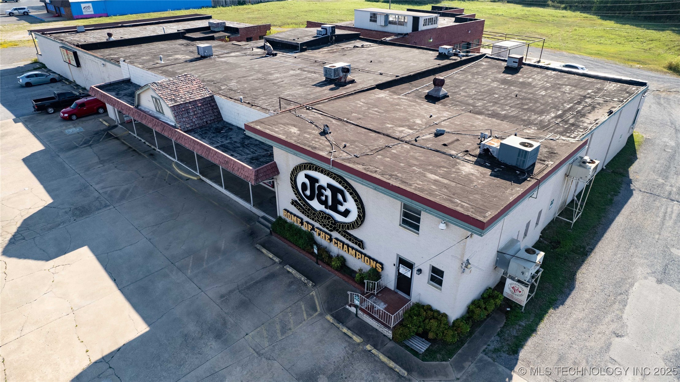 1509 N Main Street Property Photo 3