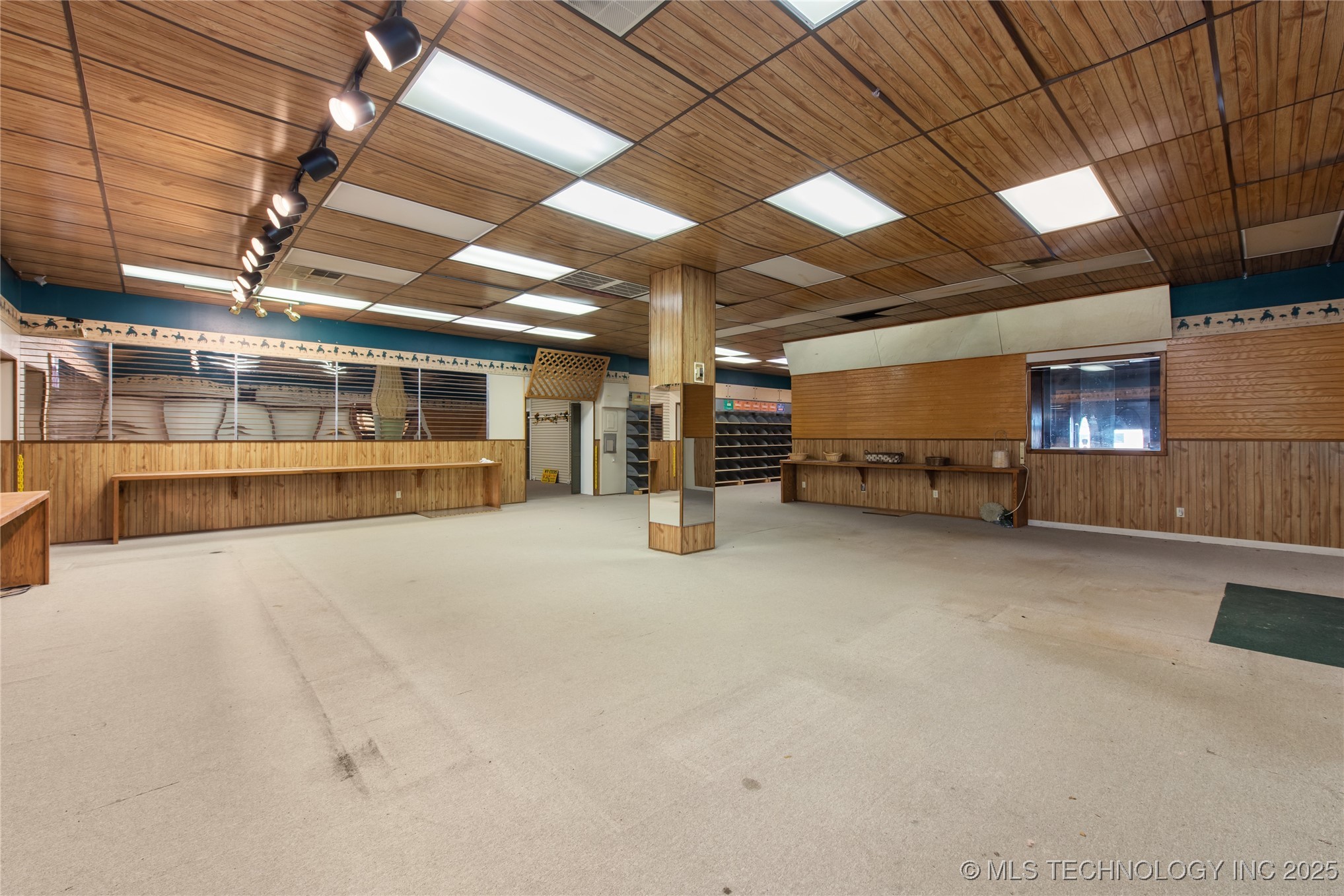 1509 N Main Street Property Photo 20